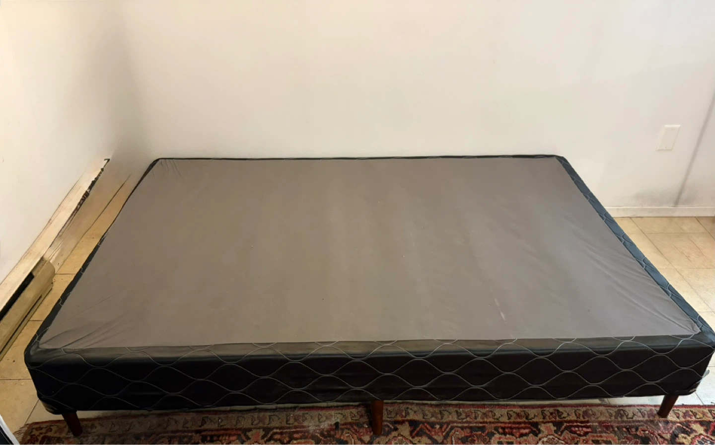 Double box spring with legs