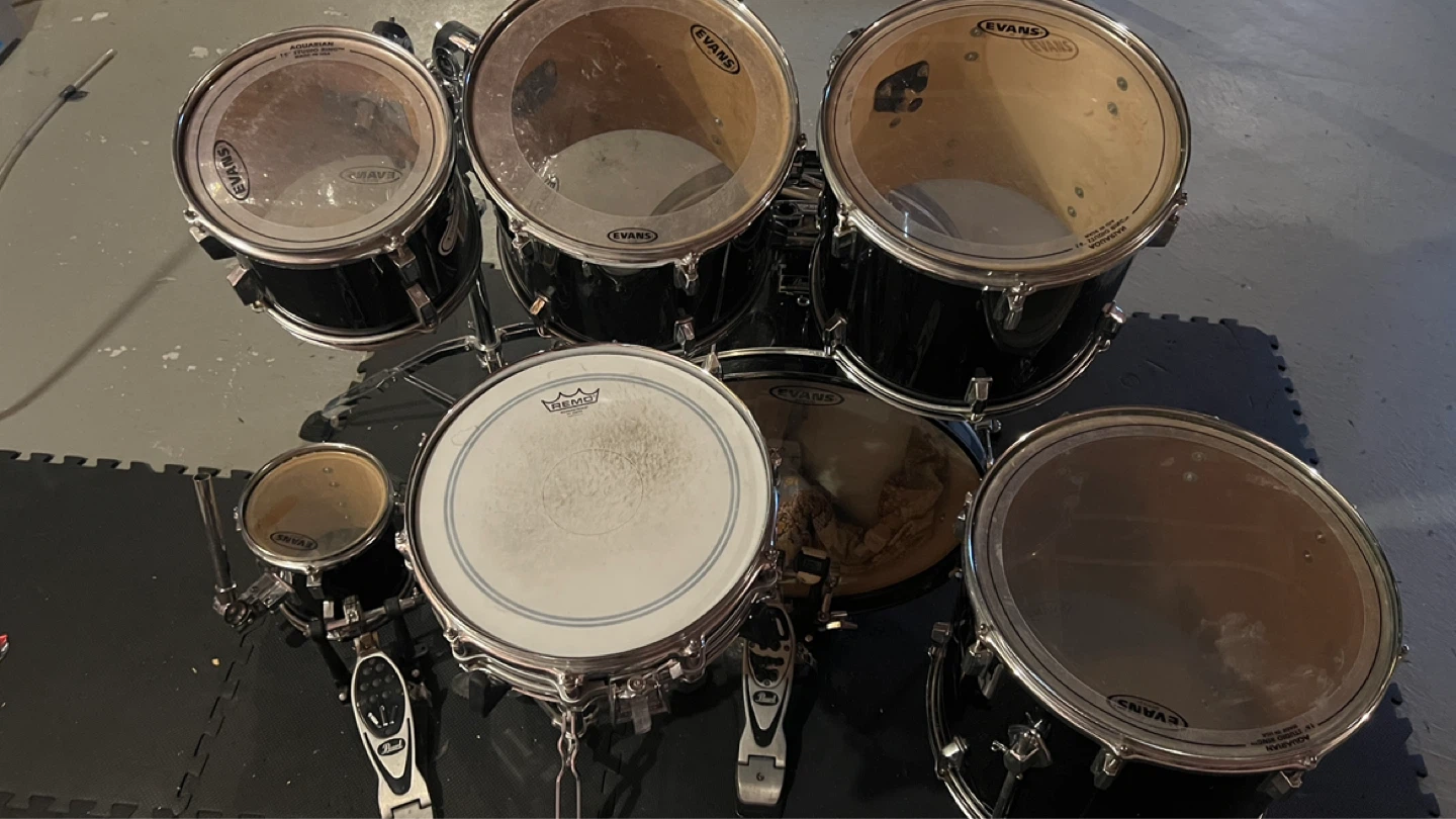Pearl Drum Set with Pearl Pedals