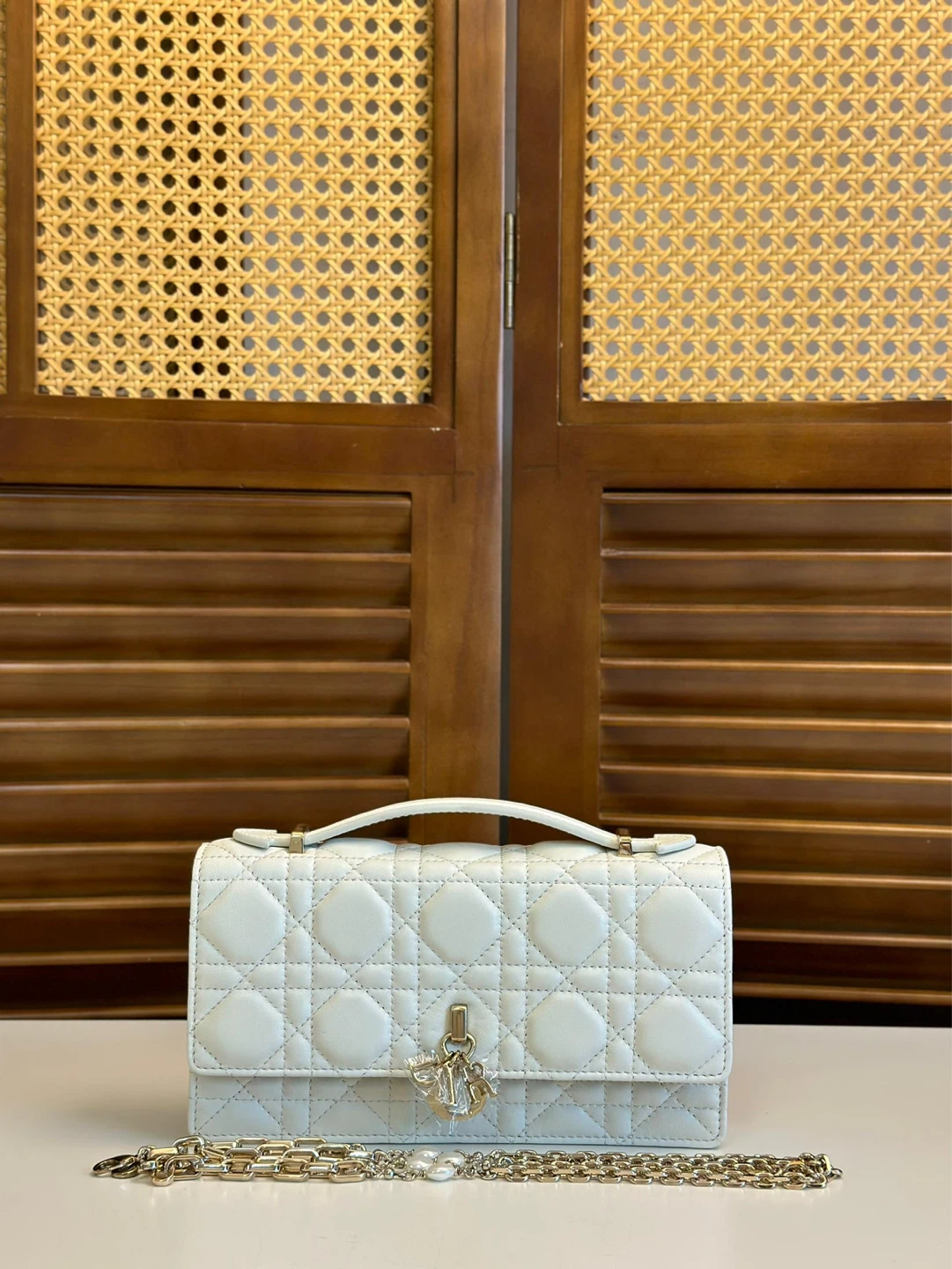 White Quilted Shoulder Bag with Pearl Chain - photo 2