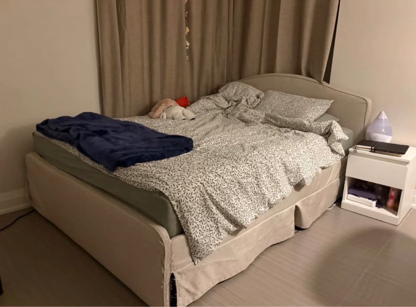 IKEA Bed Frame - Queen Size - photo 5