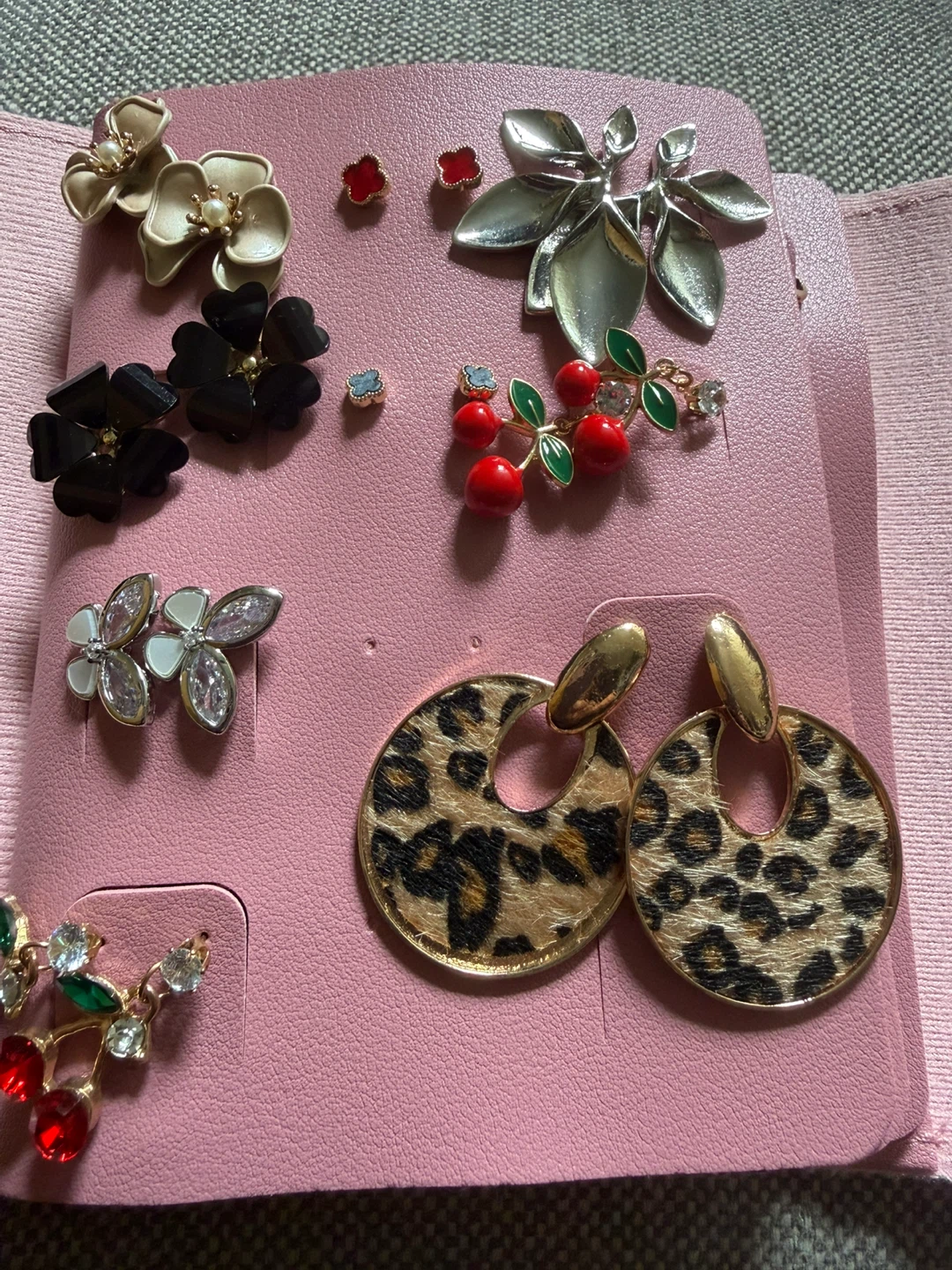 Assorted Rings and Earrings Jewelry Lot - photo 5