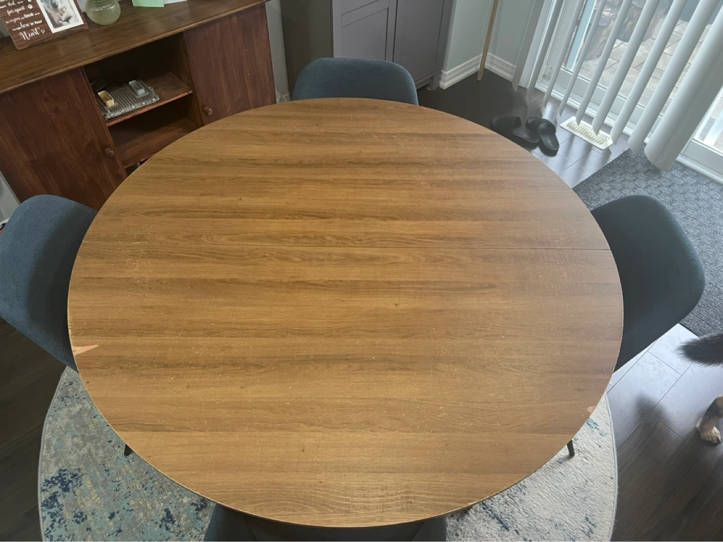 Round Wood-look finish Dining Table - photo 3
