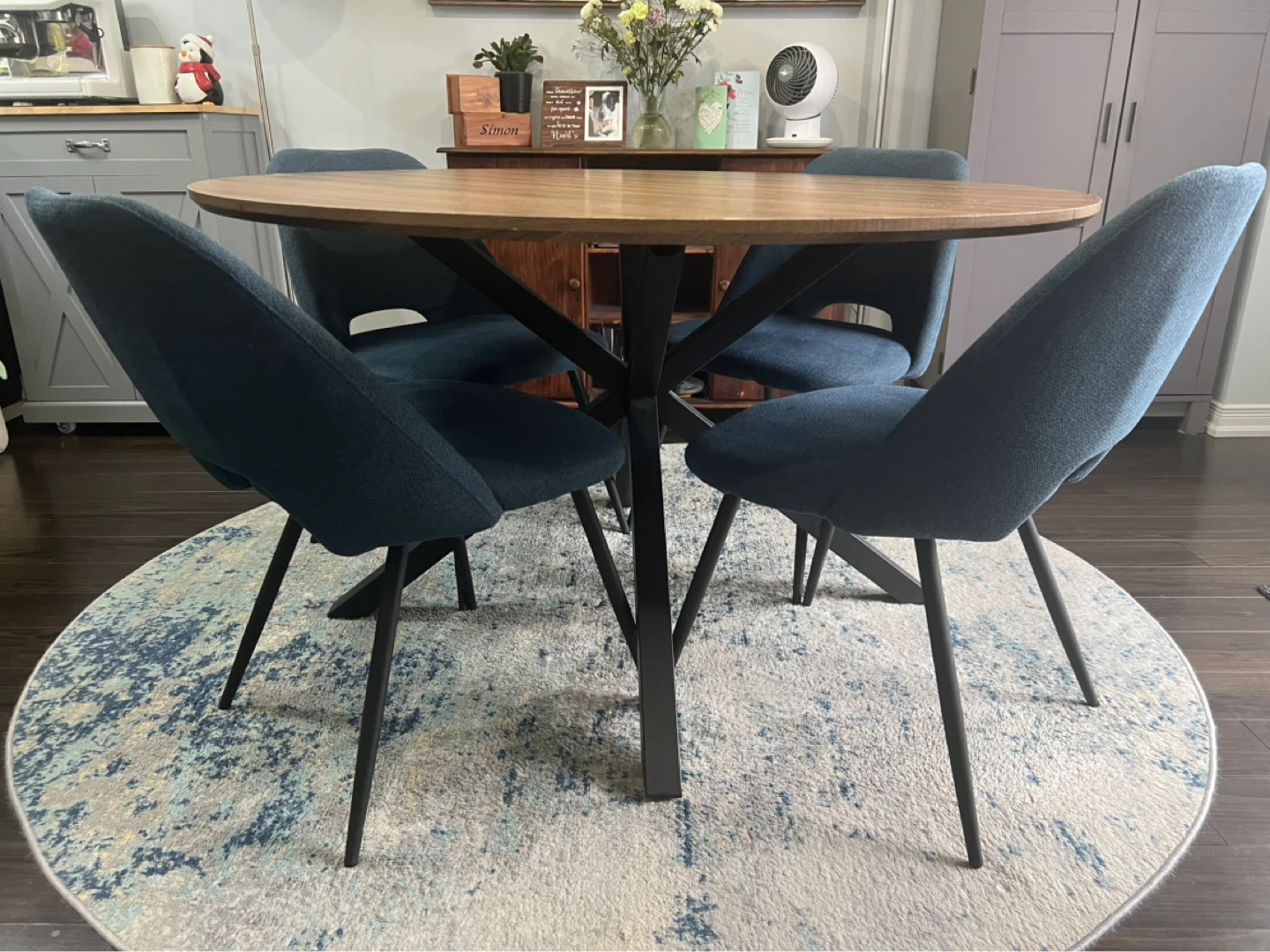 Round Wood-look finish Dining Table