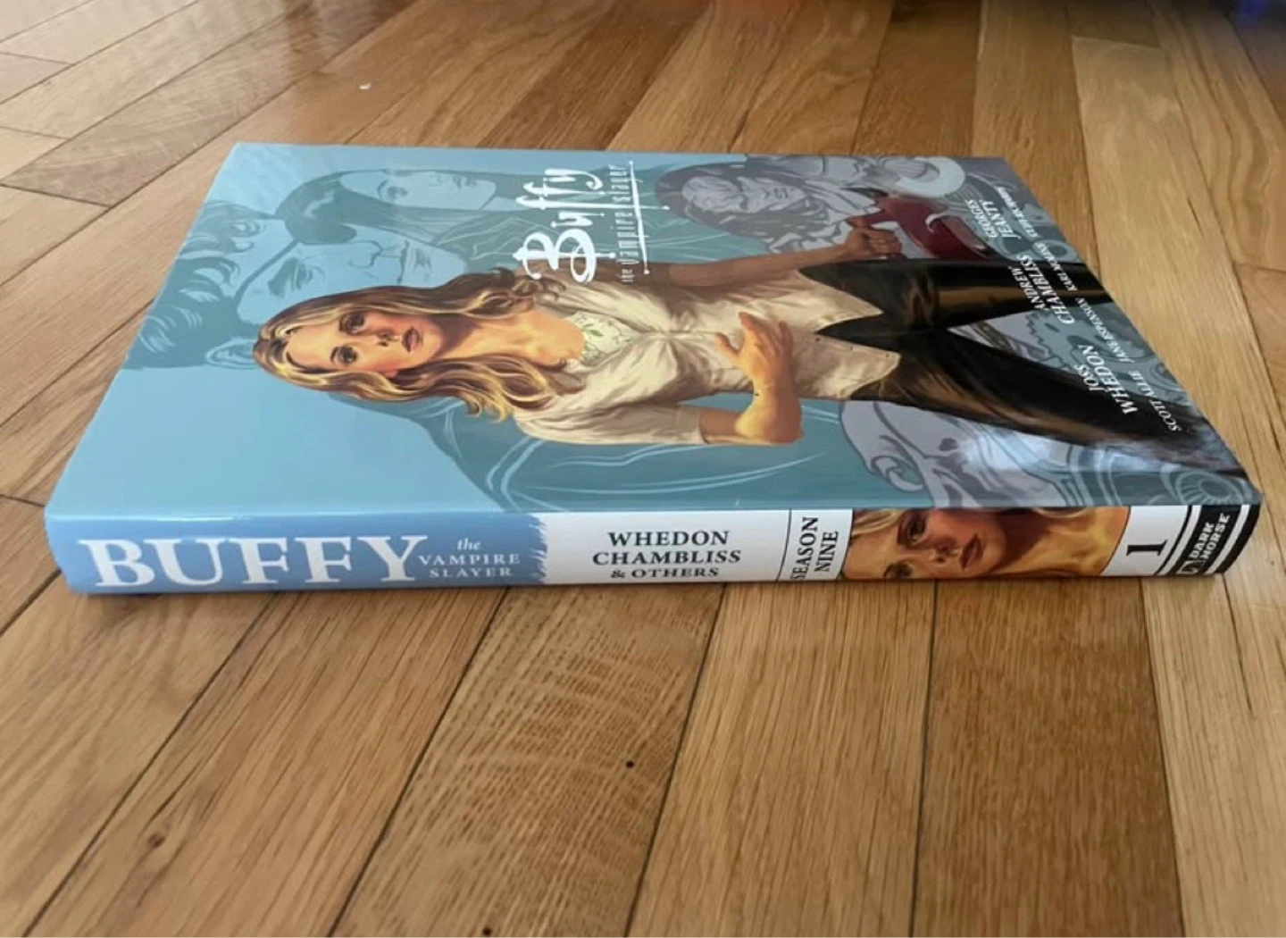 Buffy The Vampire Slayer Season Nine Volume 1 Library Edition - photo 2
