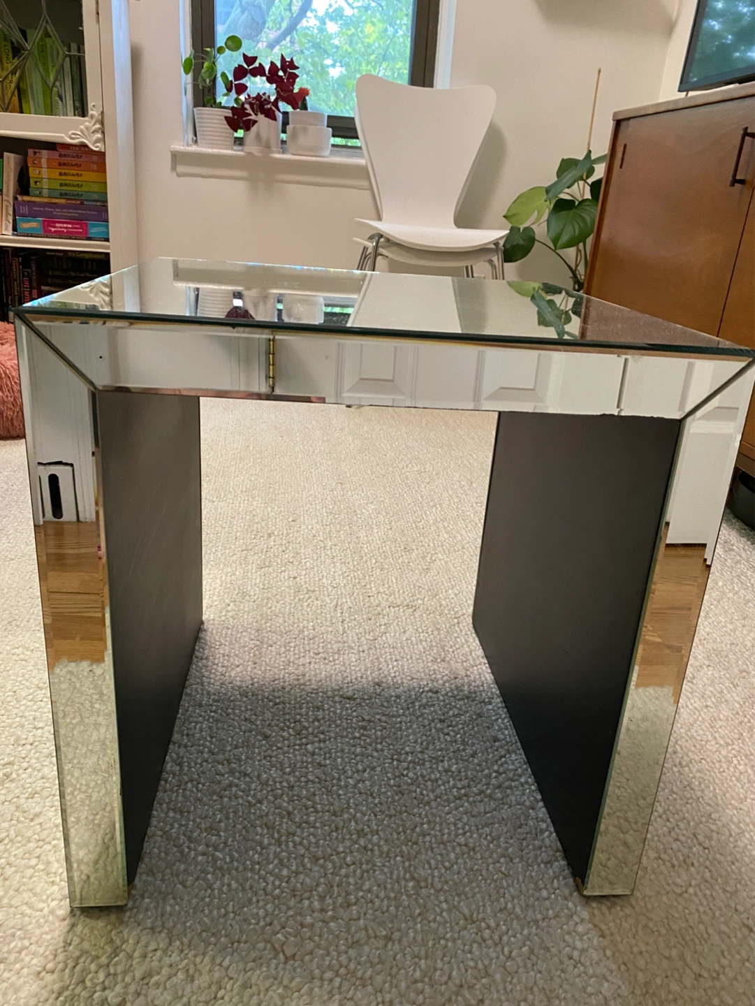 Mirrored End Table - photo 4