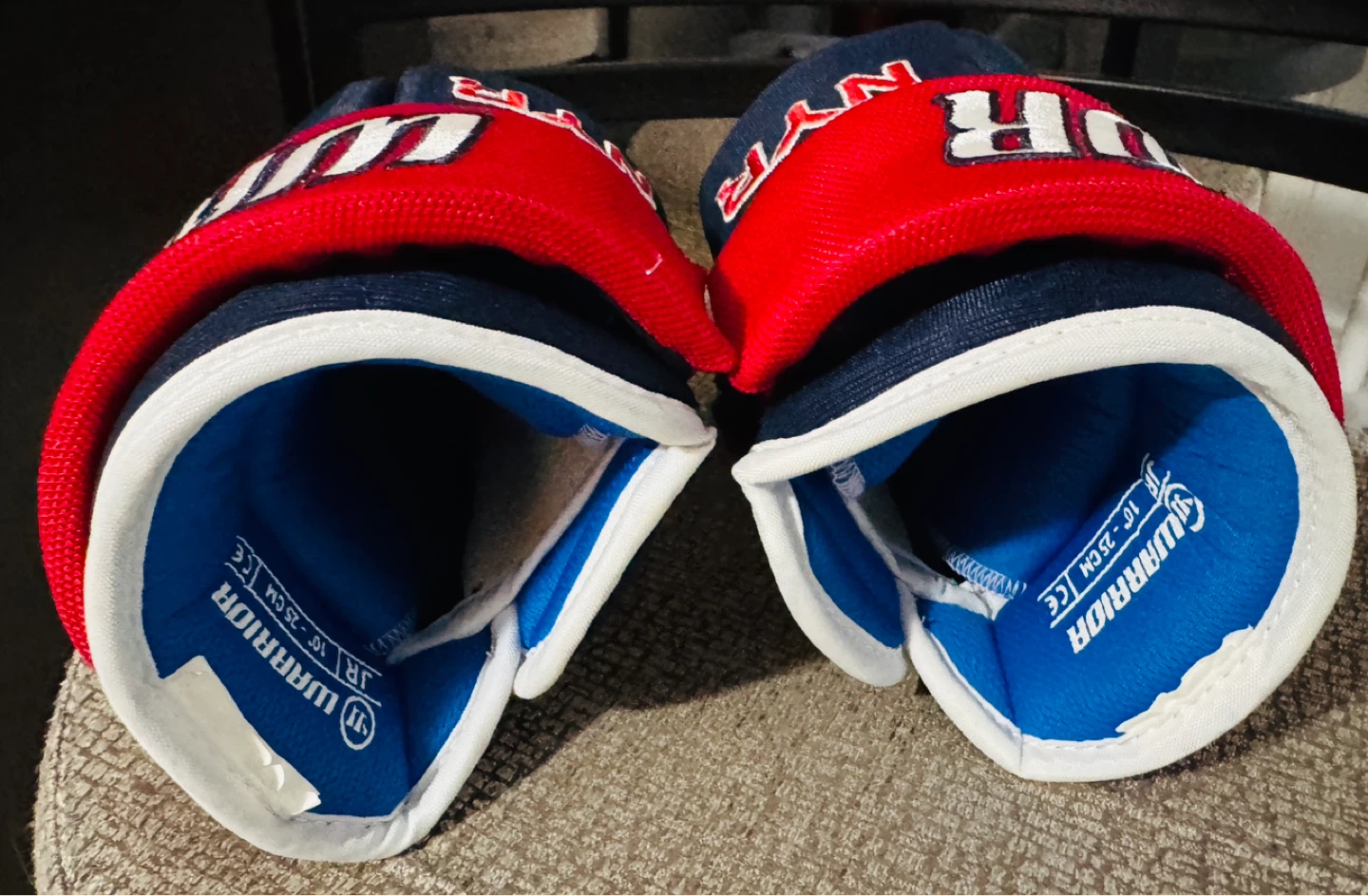 Warrior Covert Pro Junior Hockey Gloves, Size JR 10" - 25 CM. - photo 2