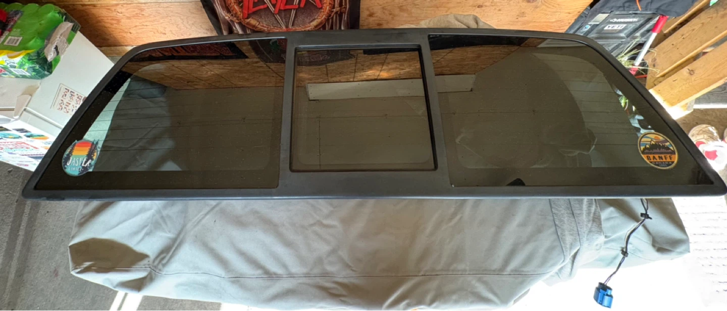 Truck Cap Rear Window - photo 3