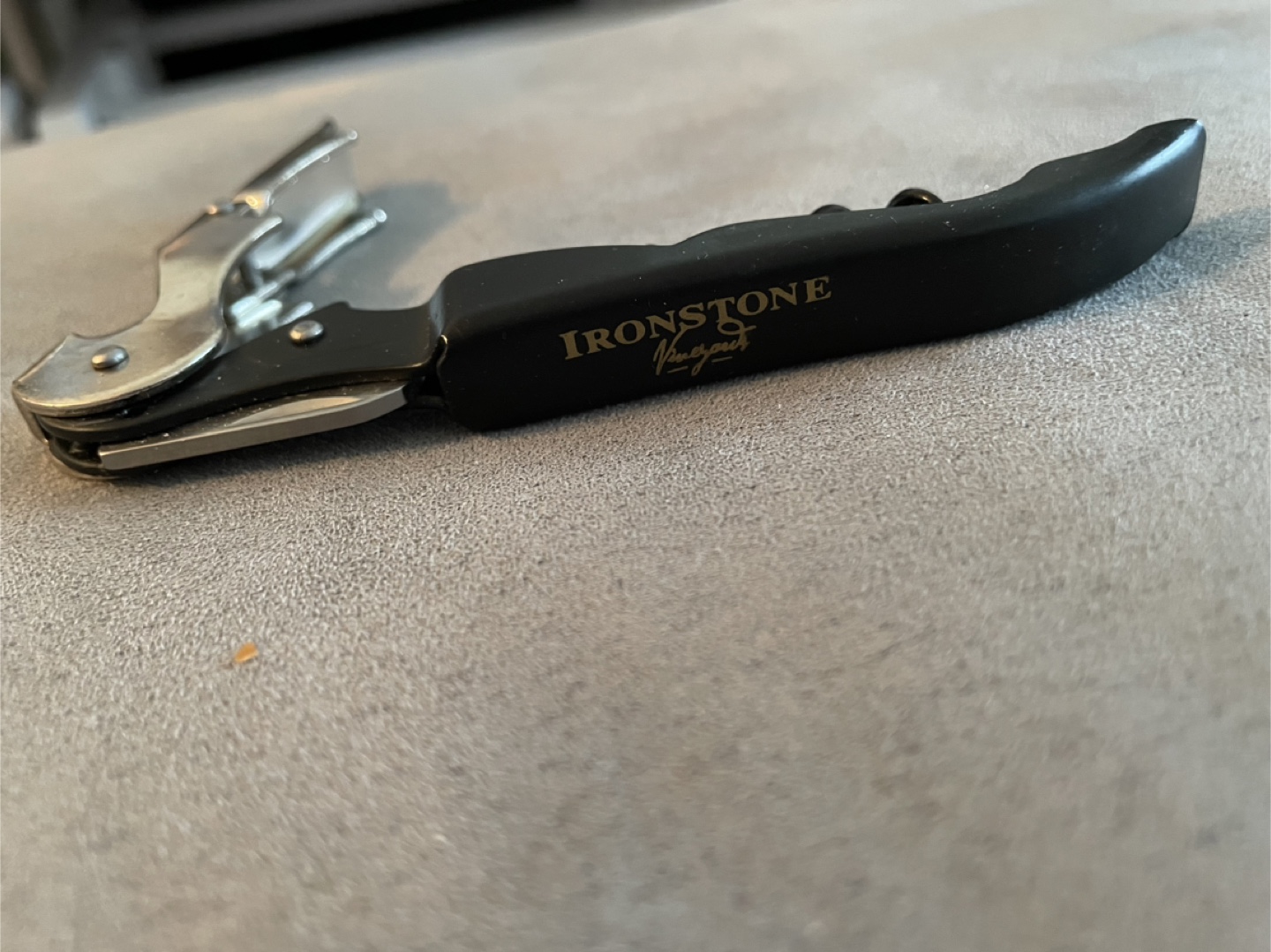 New Ironstone Vineyards Wine Bottle Corkscrew Opener - photo 3