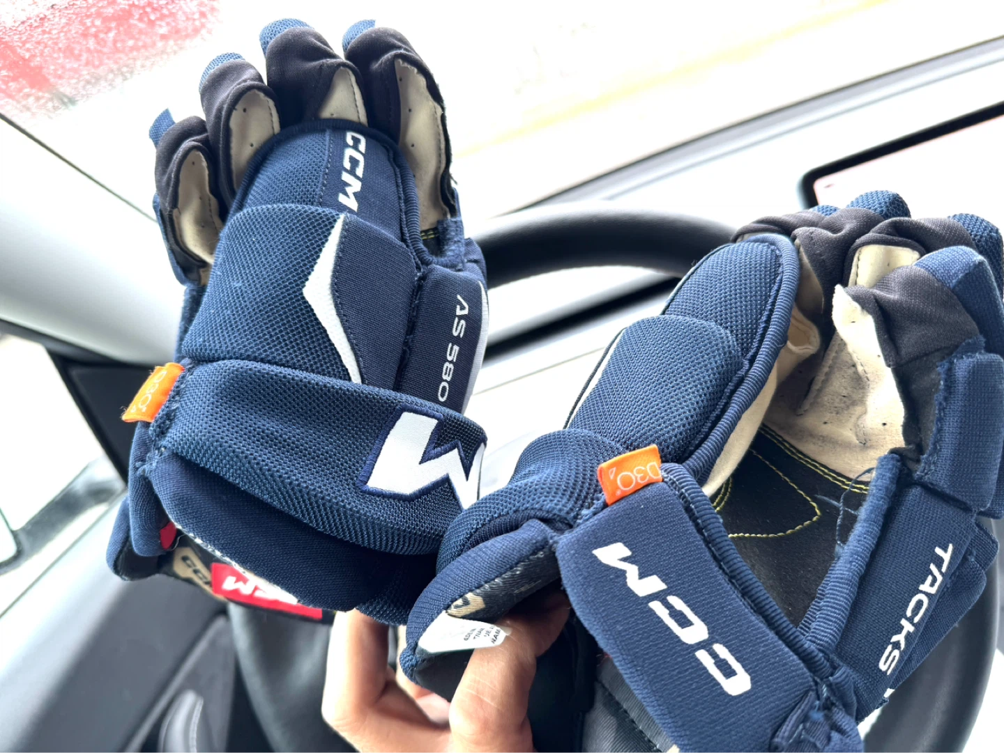 CCM Tacks AS580 Hockey Gloves, size 11” - photo 3