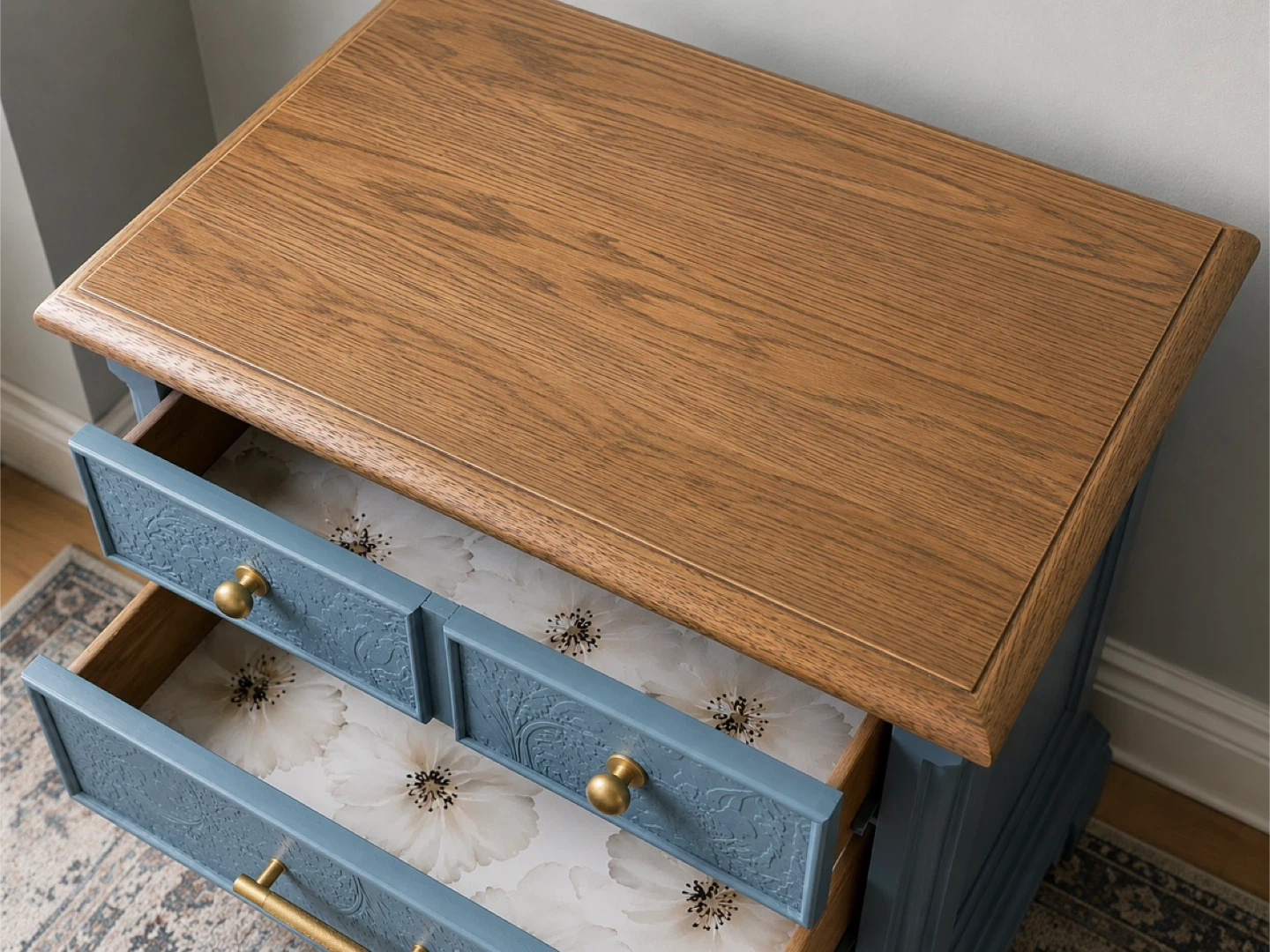 ✨ Refinished Solid Wood End Tables – Oak Tops & Lined Drawers ✨ - photo 5
