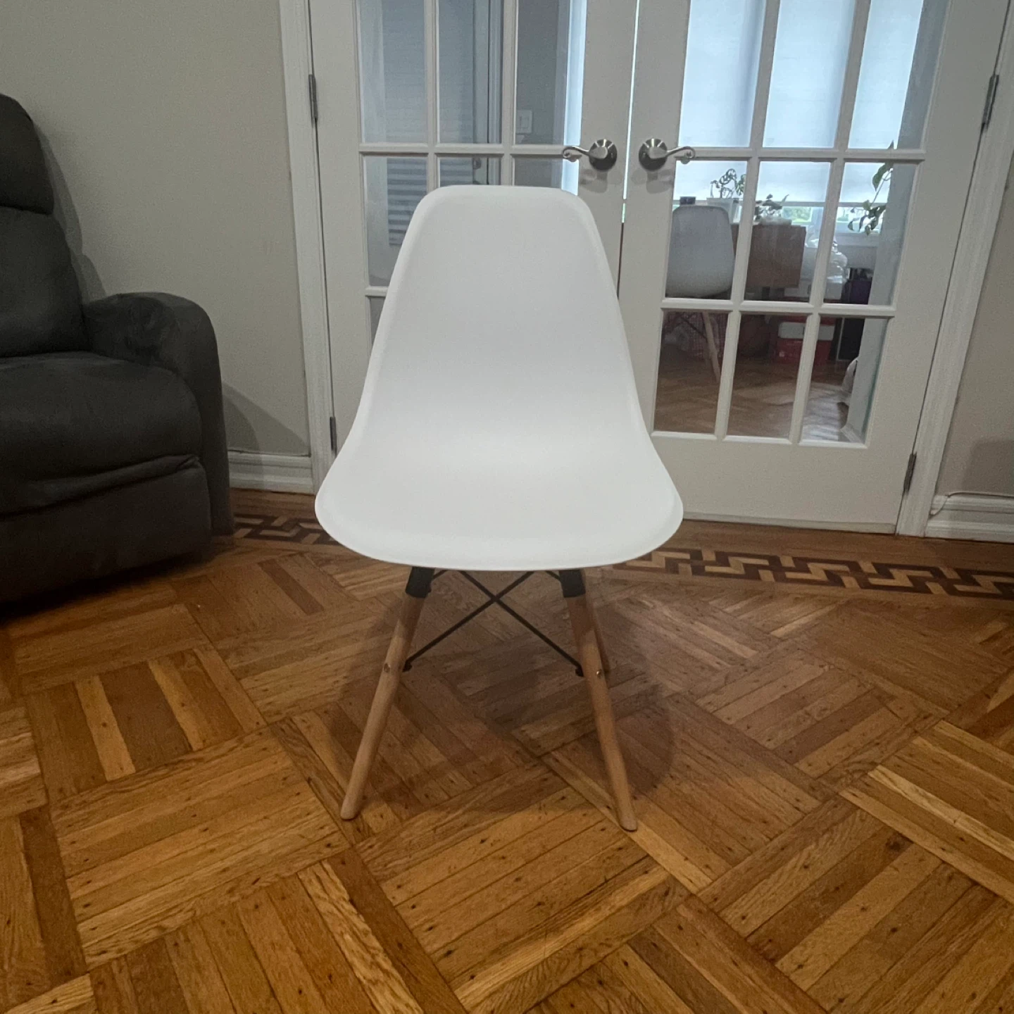 Set of 6 White Dining Chairs - photo 2