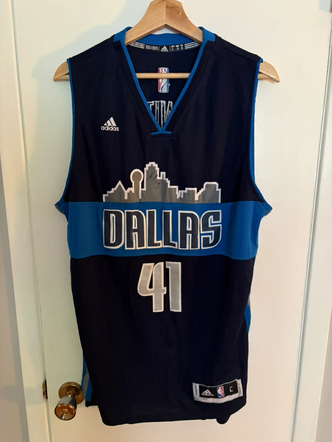 Dallas Mavericks Dirk Nowitzki #41 Basketball Jersey Size L