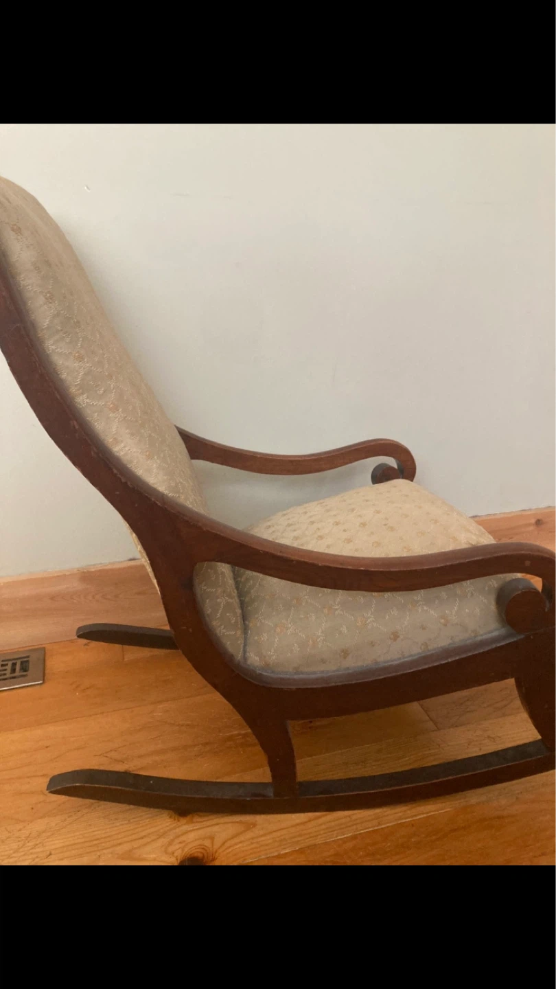 beautiful antique lincoln rocker - photo 3