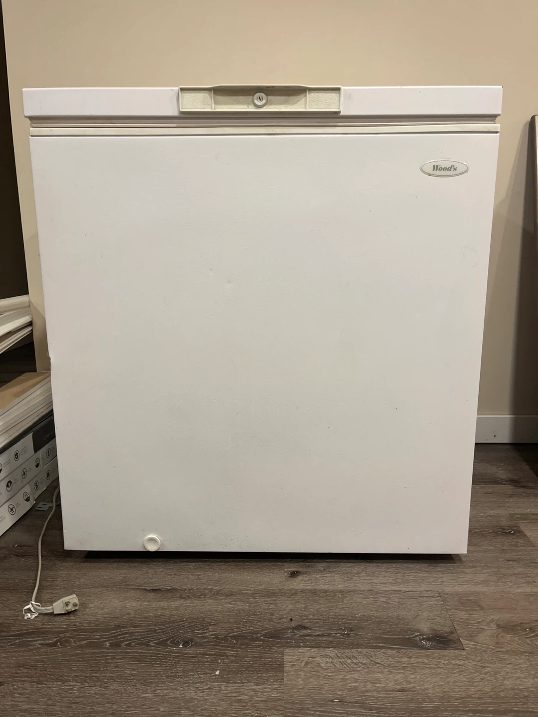 Wood's Chest Freezer