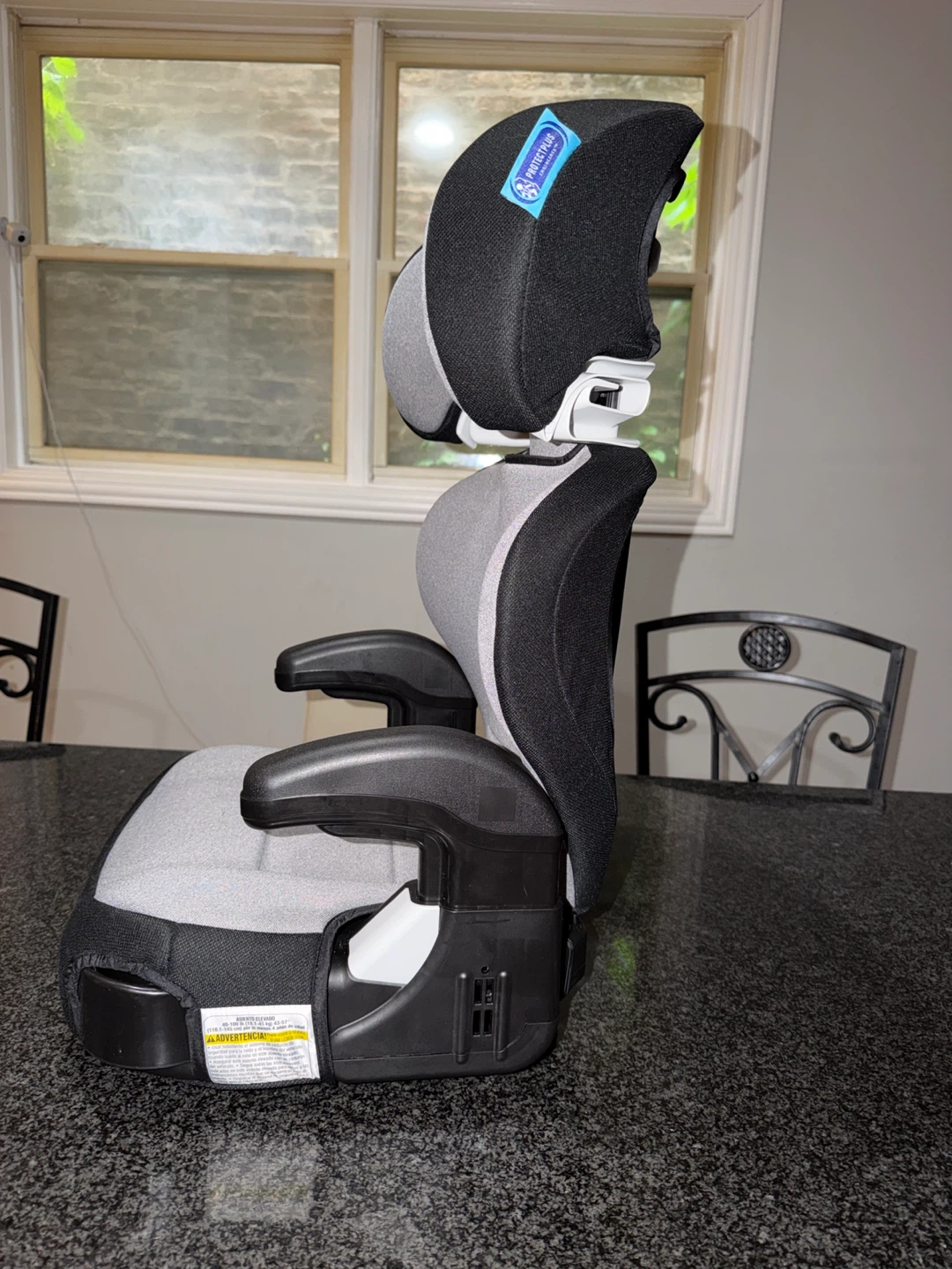 Graco Booster Car Seat - photo 2