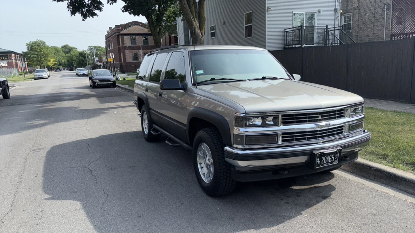 Chevrolet Tahoe SUV - photo 4