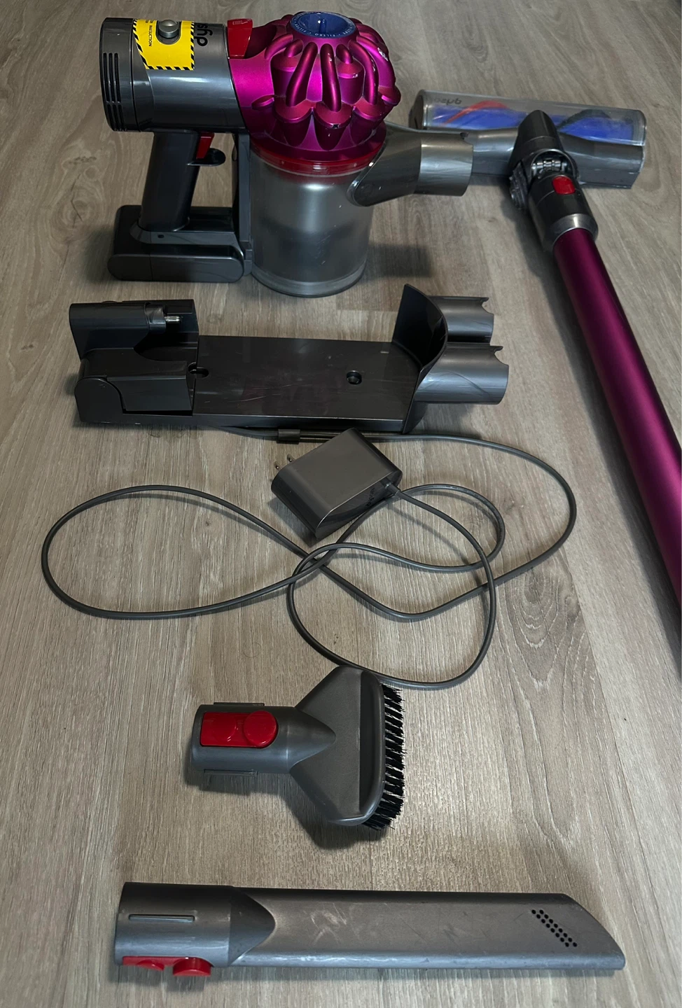 Dyson V7 Motorhead Cordless Vacuum - photo 2