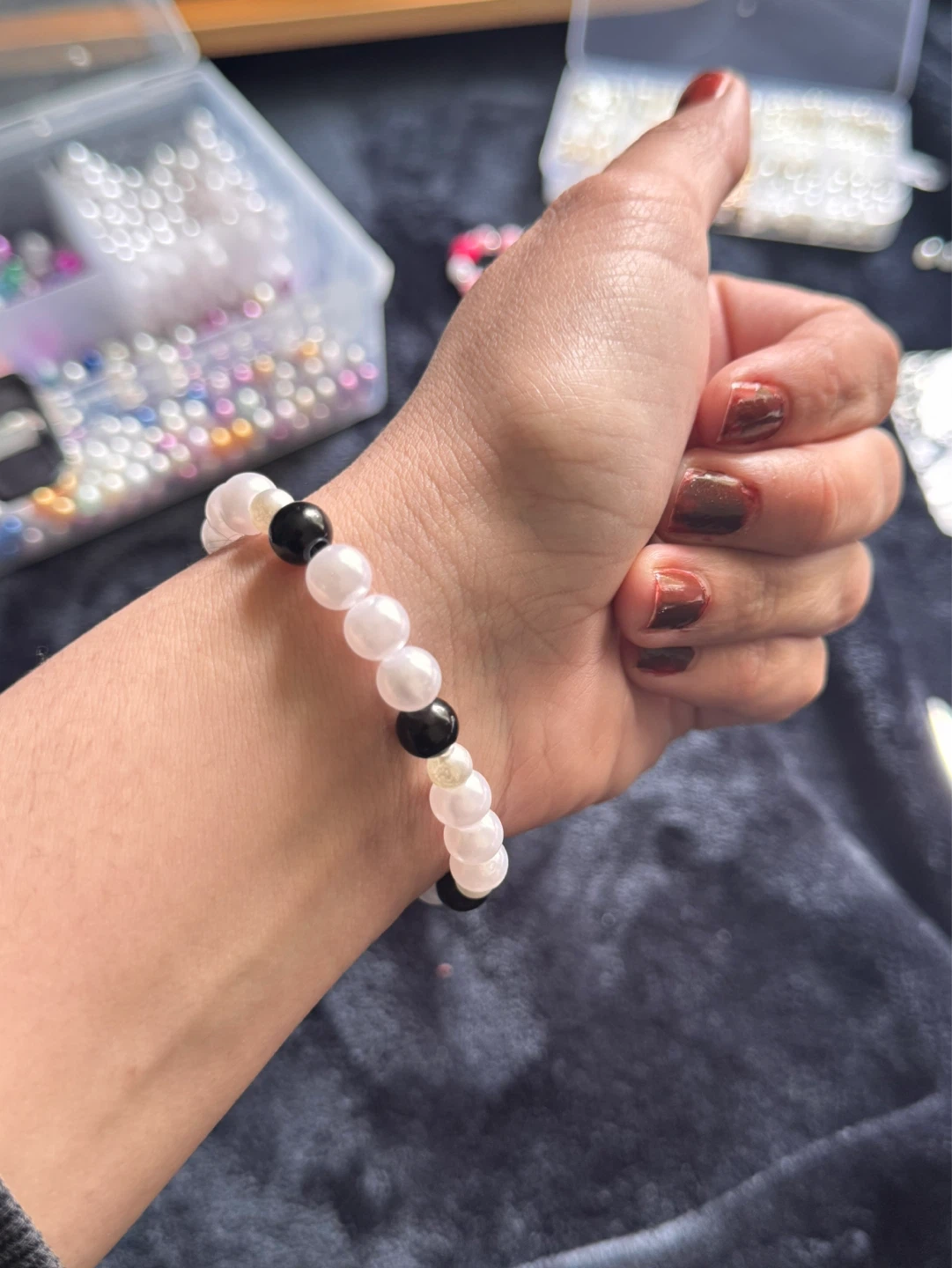 Handmade Pearl and Black Bead Bracelet - photo 2