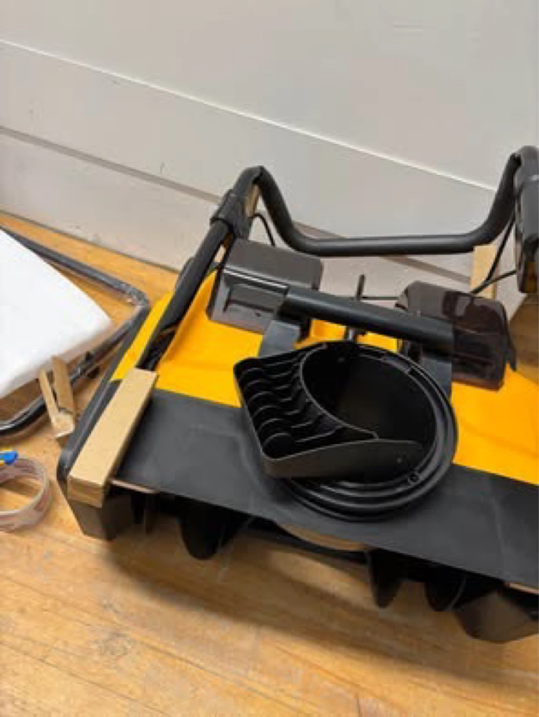 WeWork 20-Inch Cordless Snow Blower - photo 5