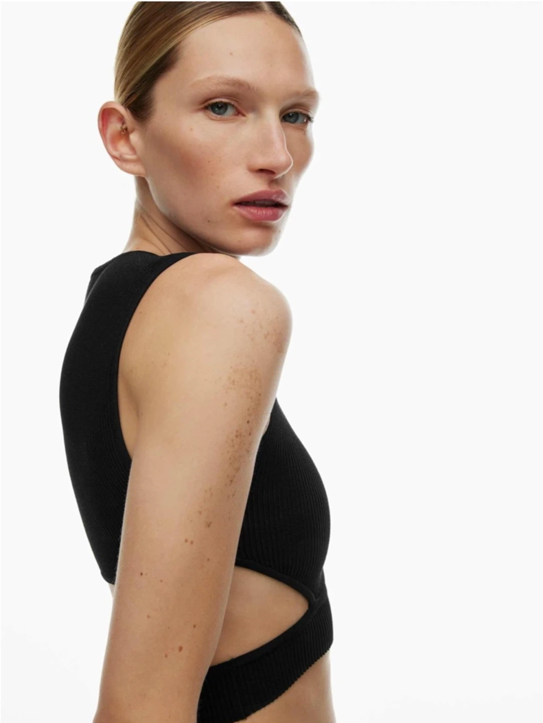 Babaton Aritzia Sculpt Knit Orchestrate Cut-Out Tank Top - photo 2