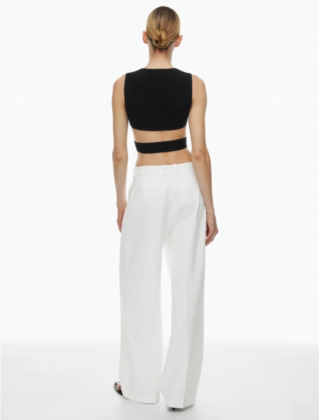 Babaton Aritzia Sculpt Knit Orchestrate Cut-Out Tank Top - photo 5