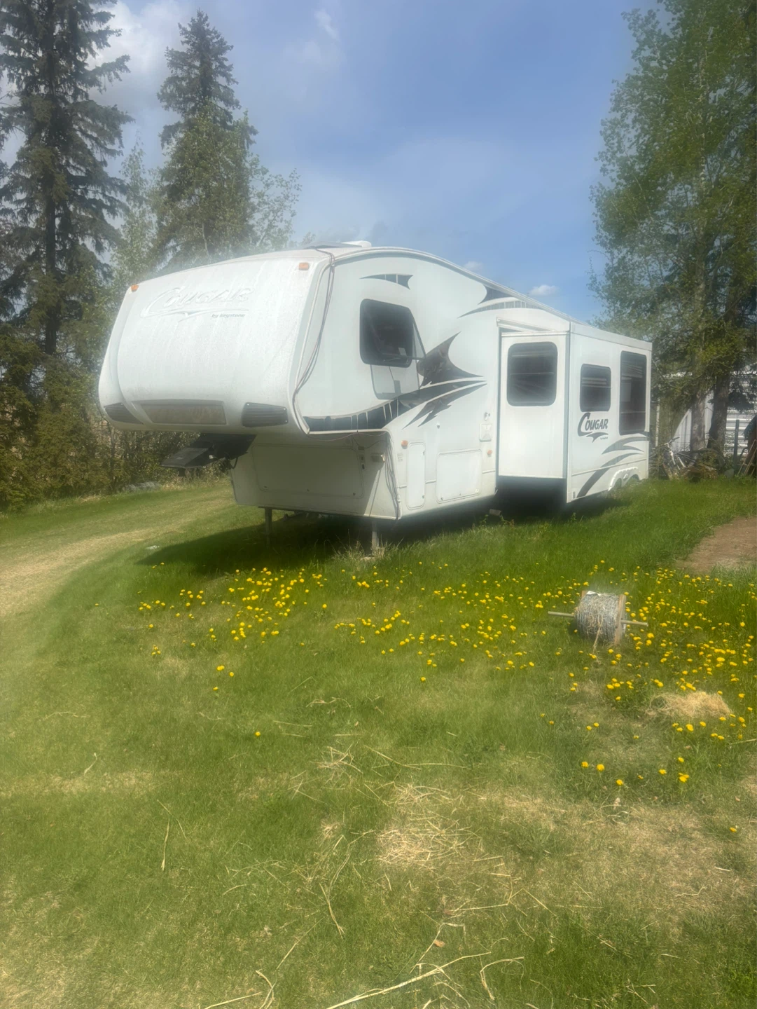 Keystone Cougar 5th Wheel RV