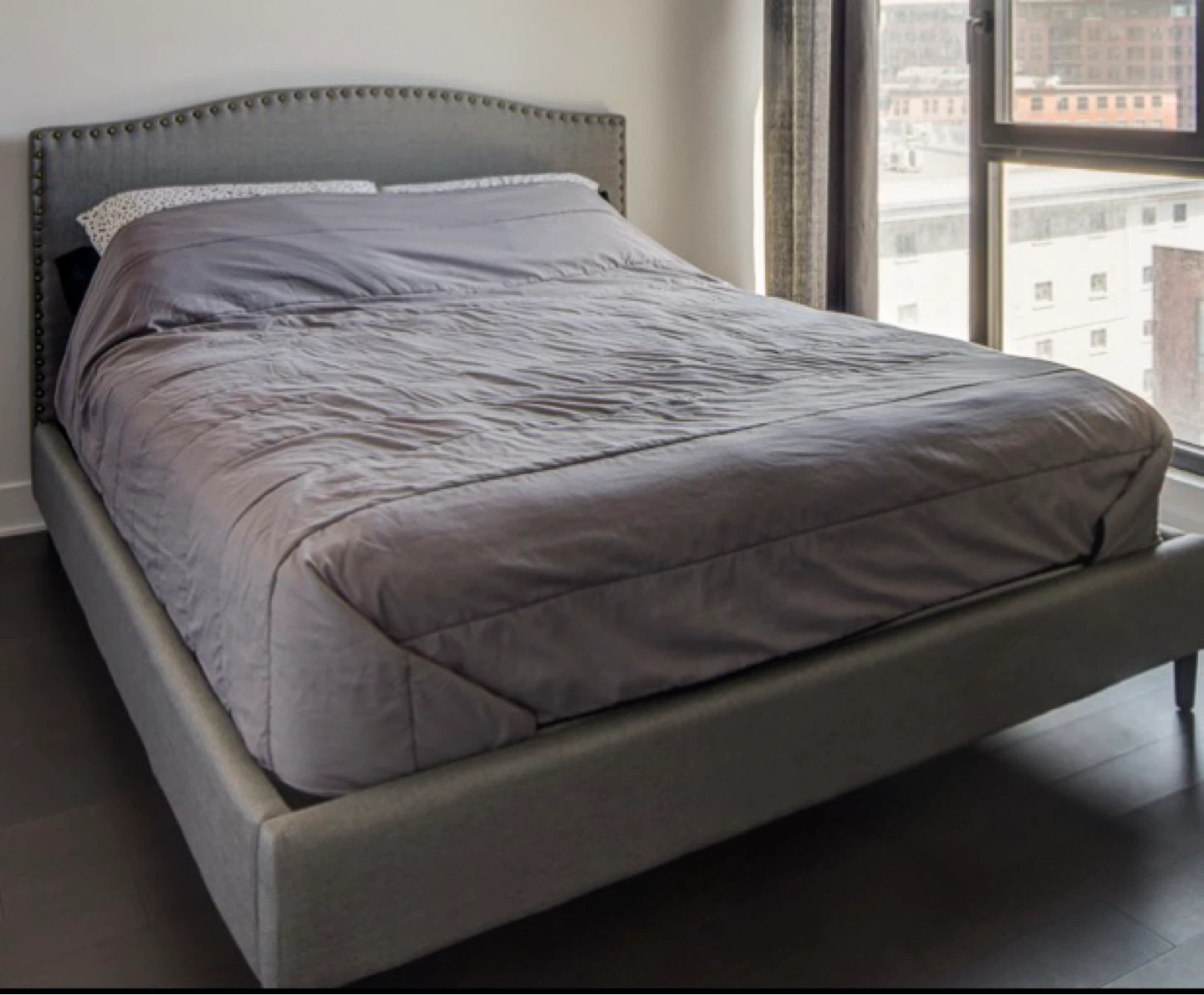 Queen bed + Mattress - Grand Lit + Matelas - photo 2