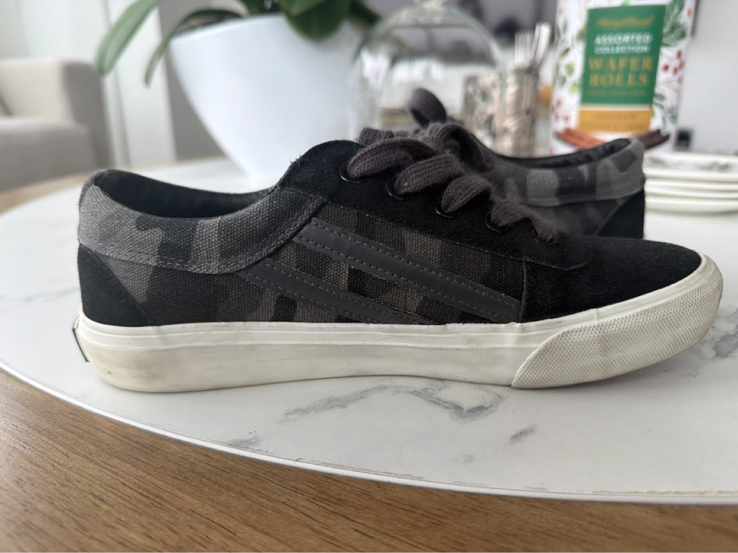 Hurley Boardy Camo Sneakers - Kids Size US 4 - photo 2