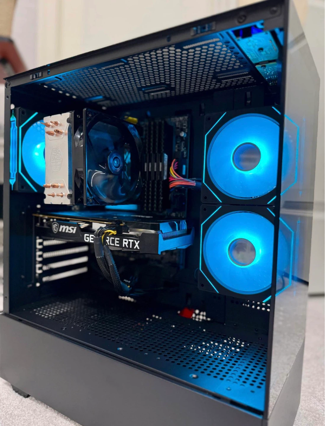 Gaming PC// Core I7 8700// 12GB Ram 16 GB DDR