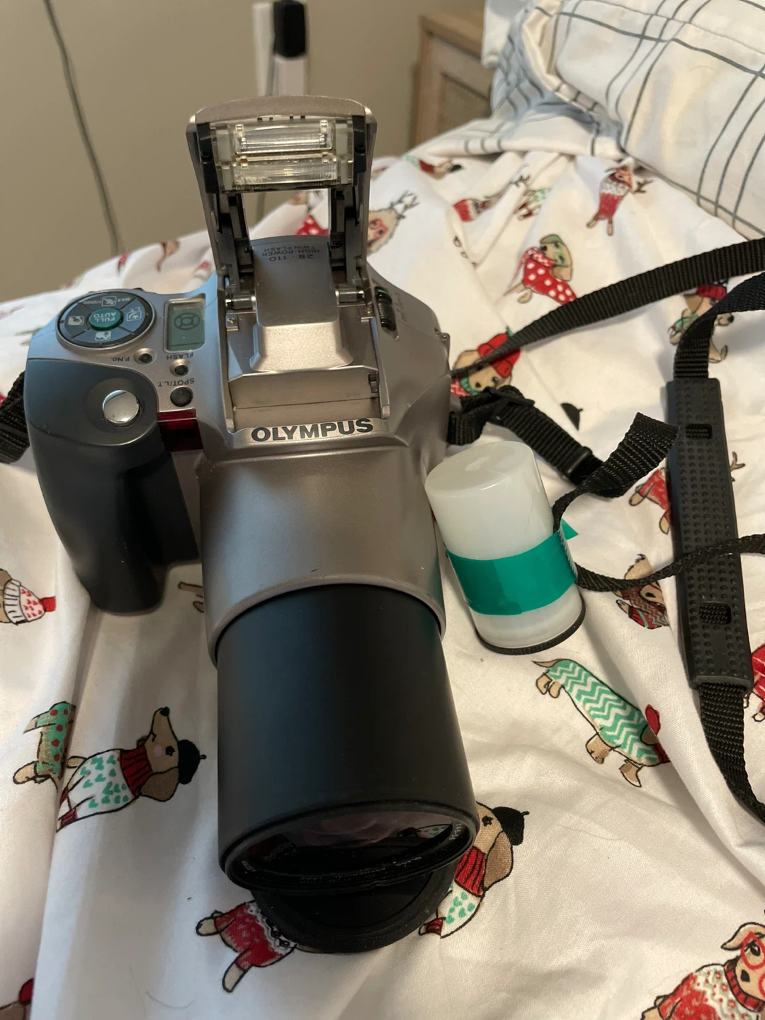 Olympus Infinity Stylus Zoom 110 35mm Film Camera - photo 2