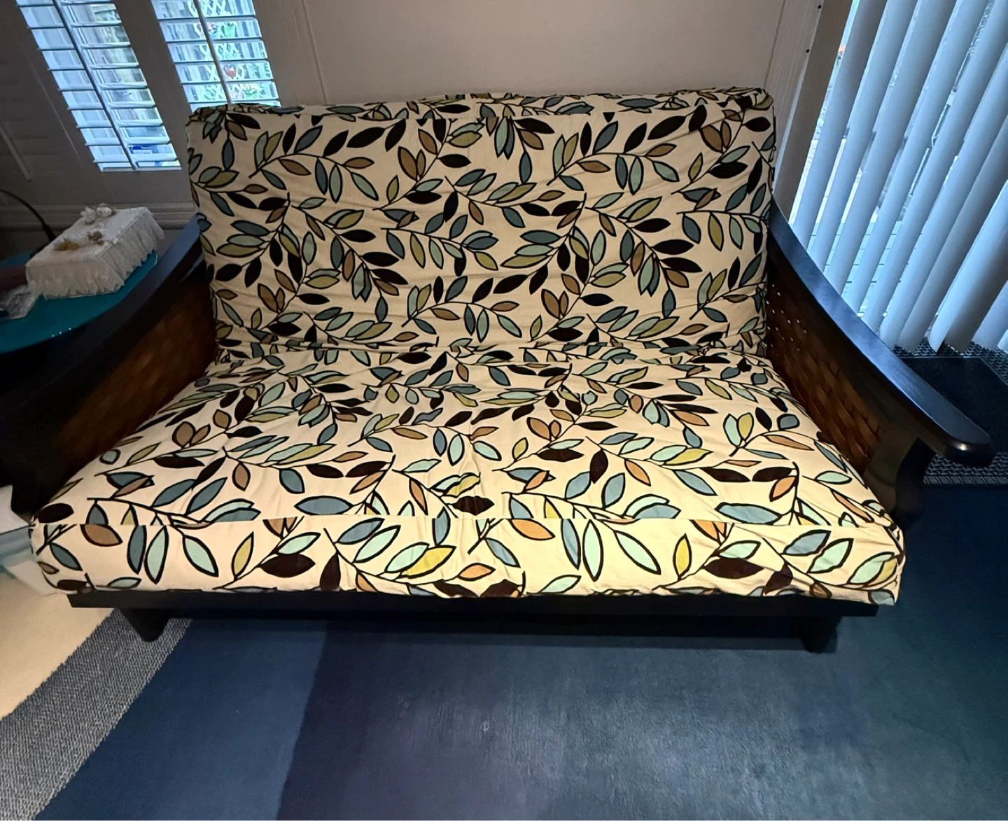 Leaf Pattern Loveseat/sofa bed with Wooden Frame