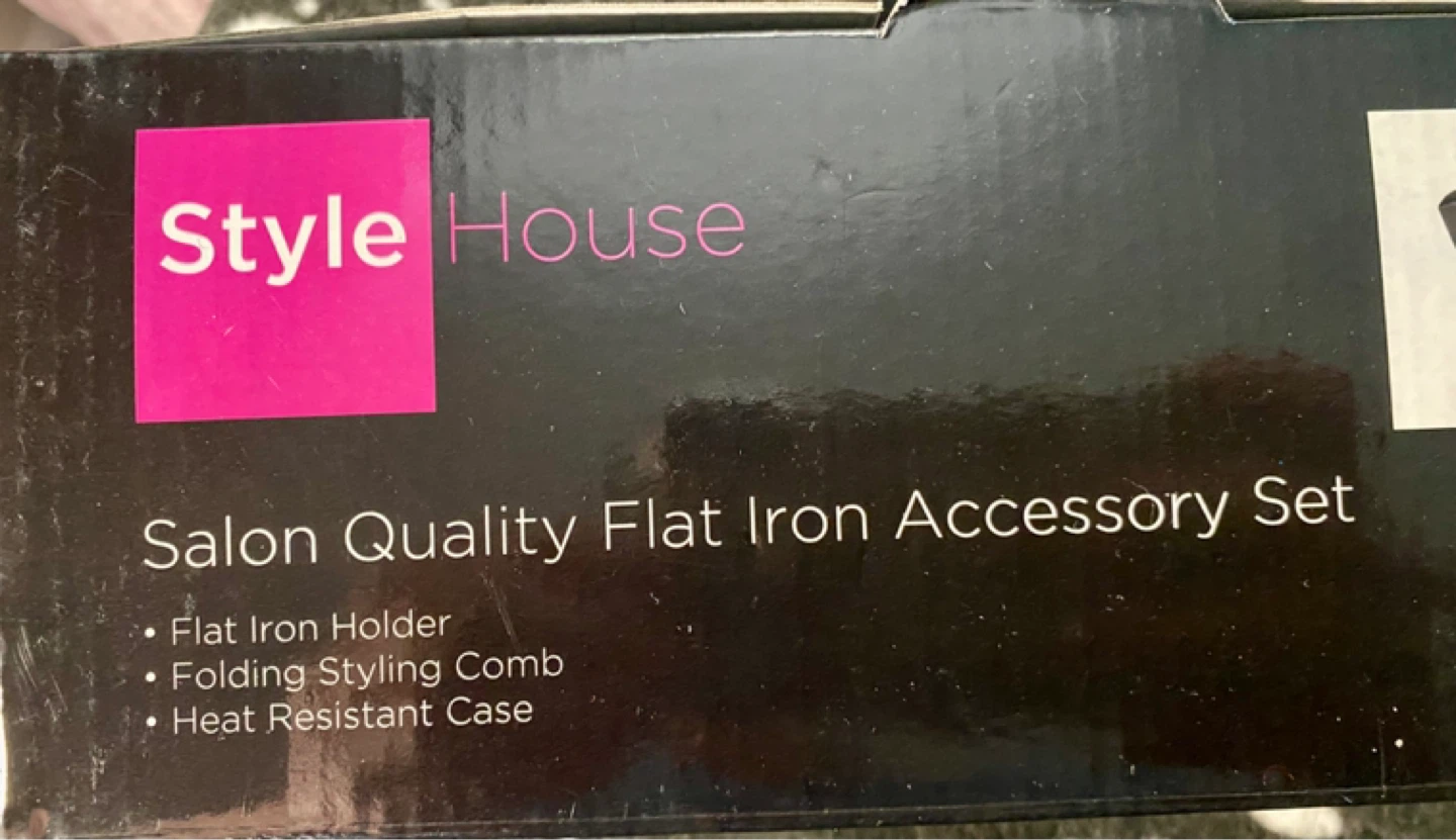 Style House Salon Quality Flat Iron Accessory Set