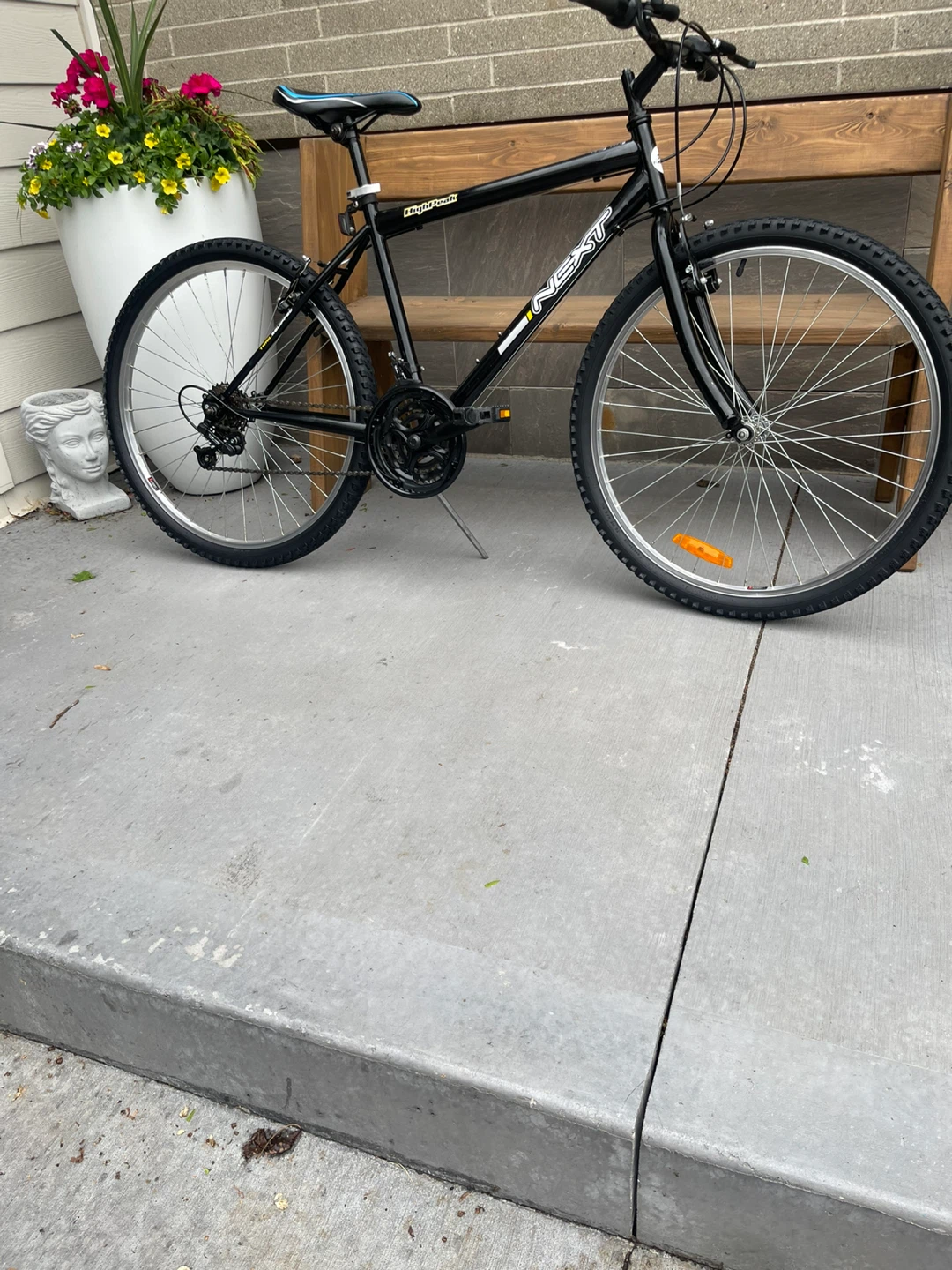 21  HighPeak Mountain Bike - Black - photo 3