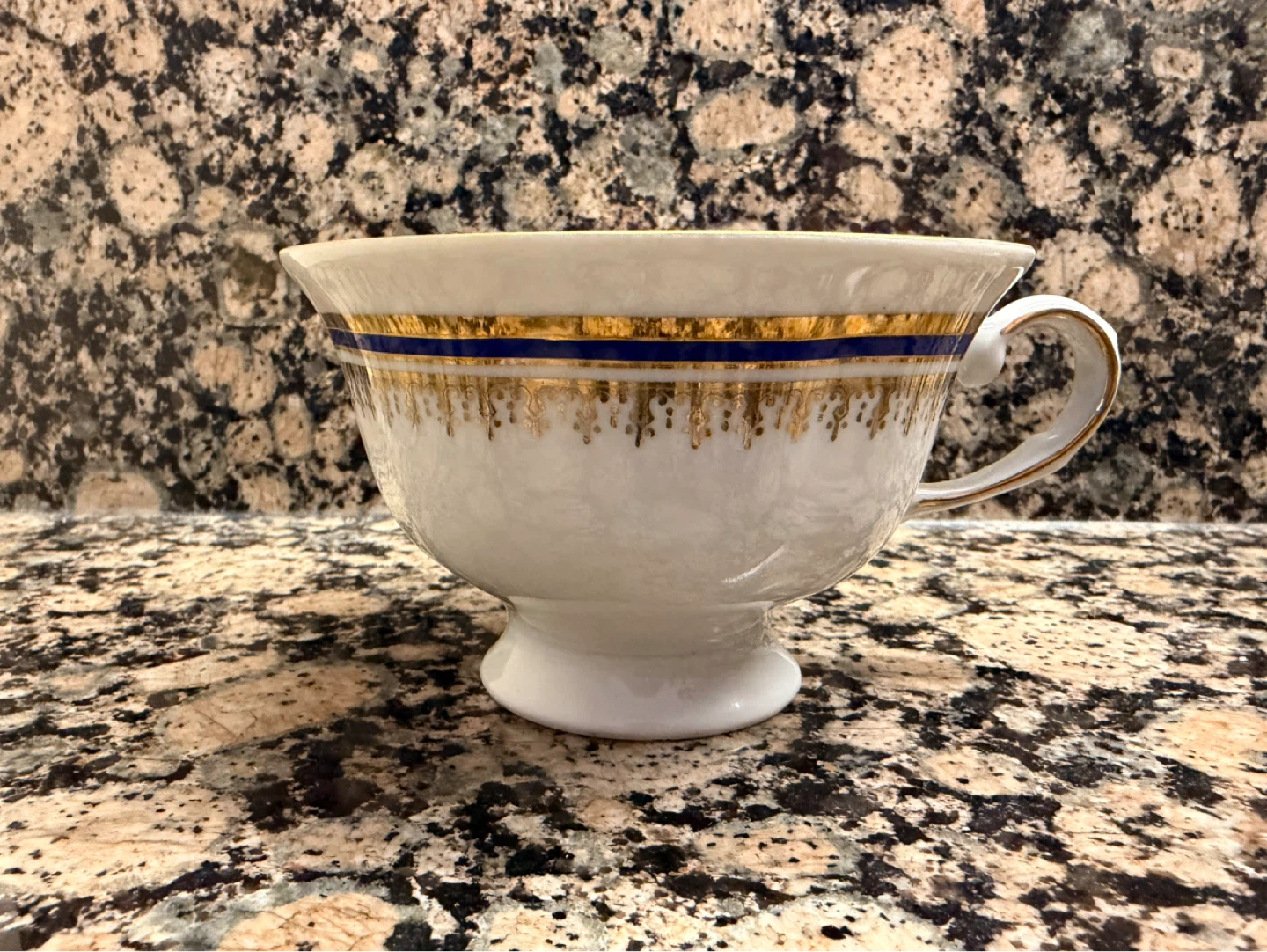 Vintage Jarolina Karolina 25pc Teacup and Saucer Set - photo 3