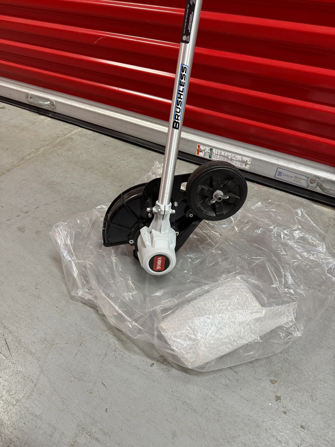 Toro Flex-Force Lawn Edger w/ Battery & Charging Dock