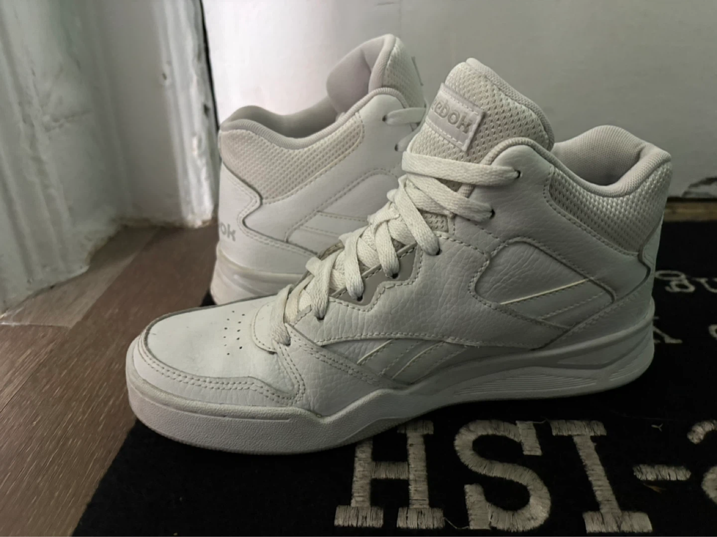 Reebok White Mid Top Sneakers - photo 3