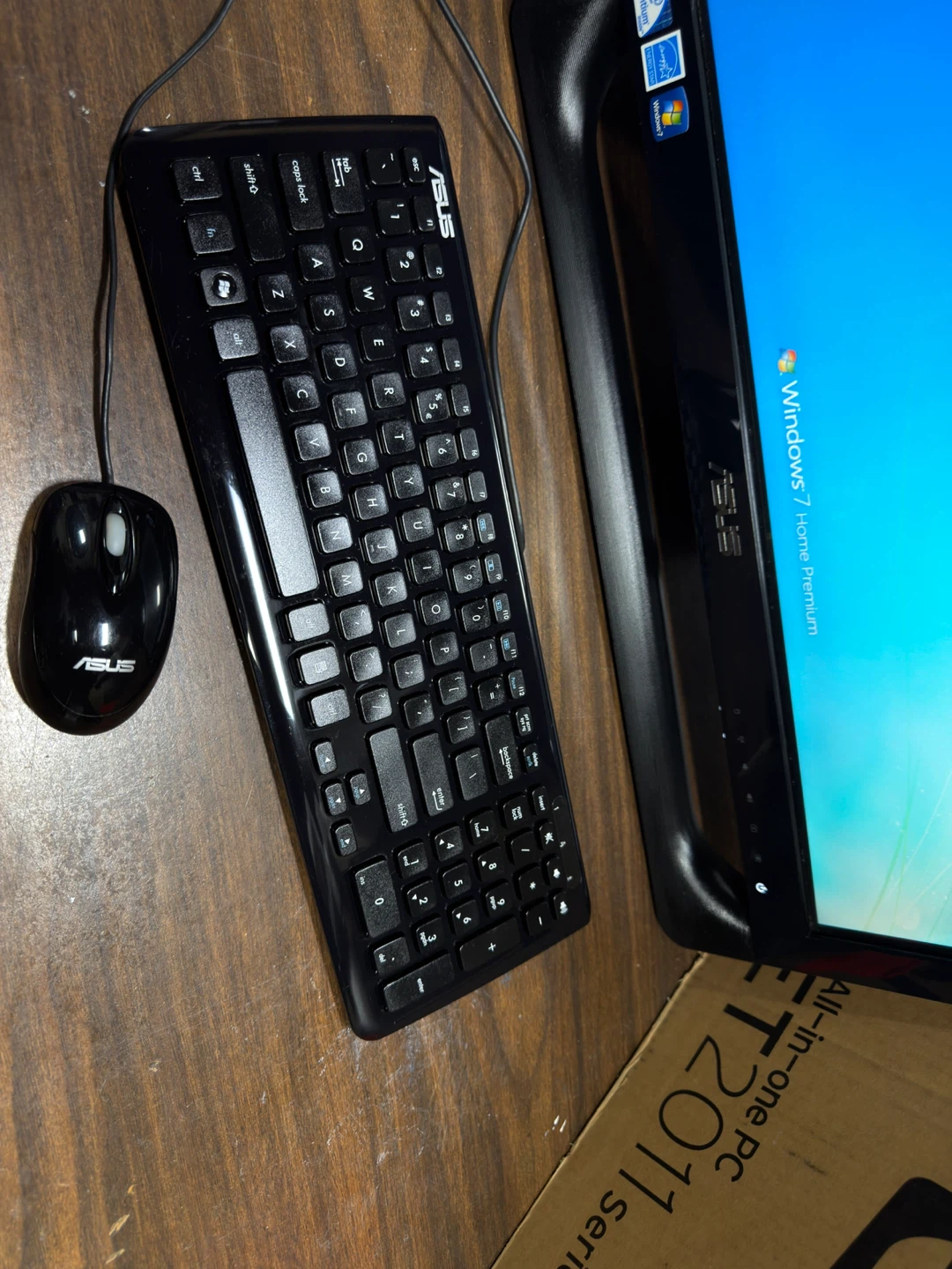 ASUS ET2011 All-in-one PC