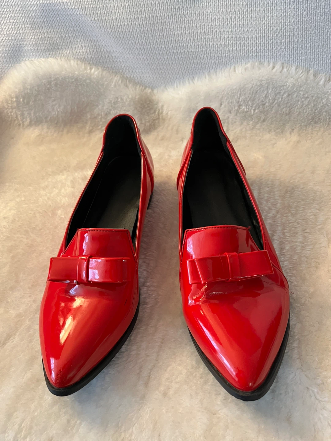 Shiny Red Loafers with Bow Detail Size 8.5-9 - photo 4
