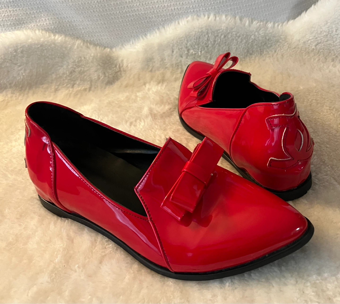 Shiny Red Loafers with Bow Detail Size 8.5-9 - photo 5