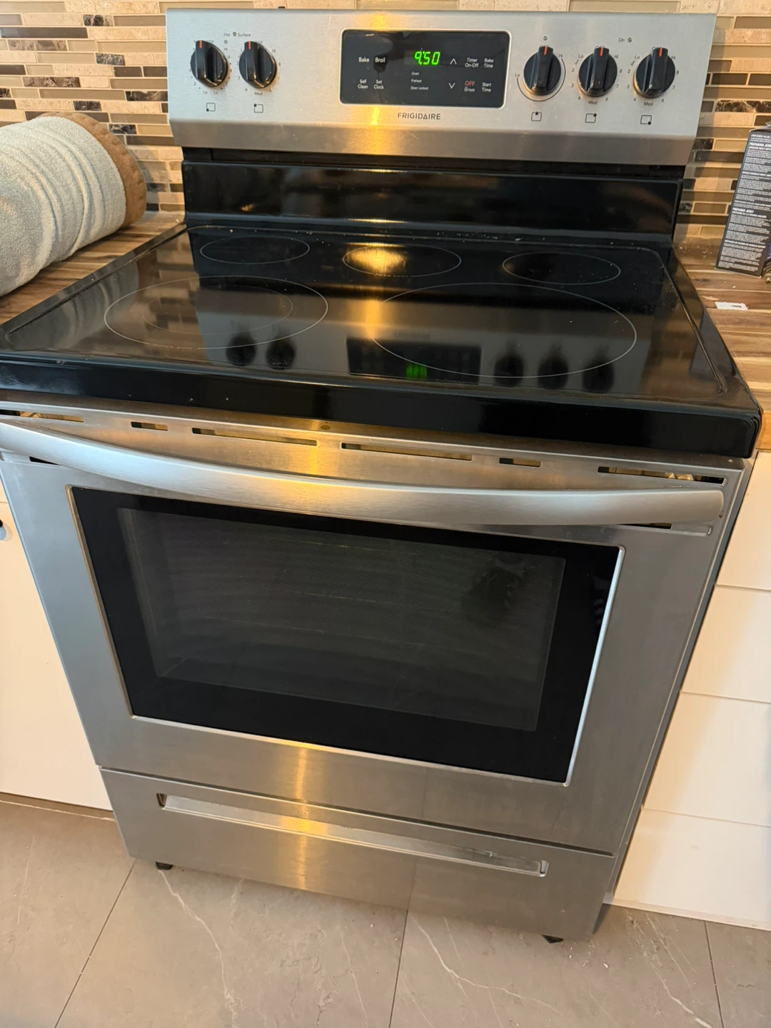 Frigidaire Electric Range with Oven