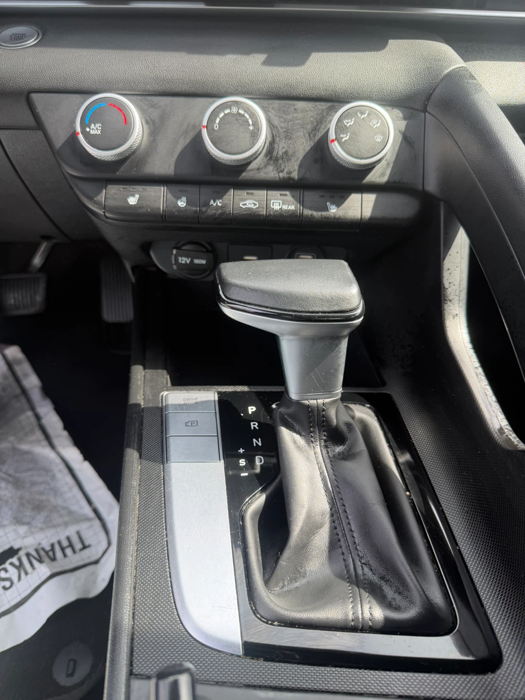 2022 Hyundai Elantra - photo 5