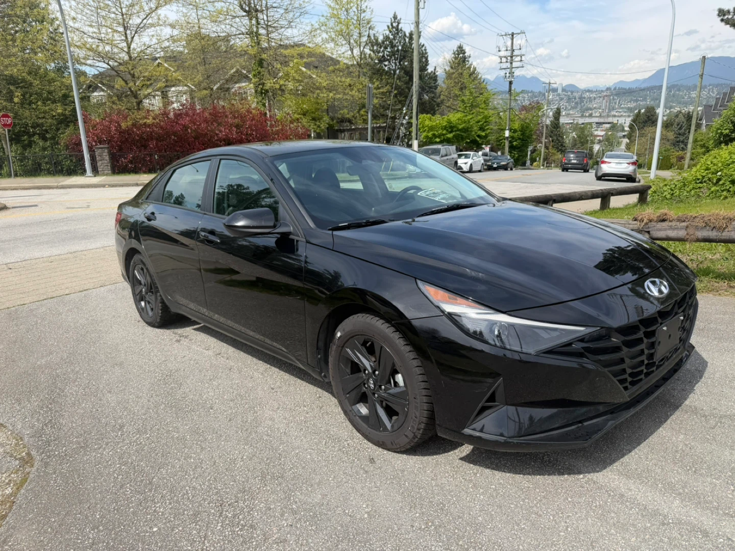 2022 Hyundai Elantra - photo 2