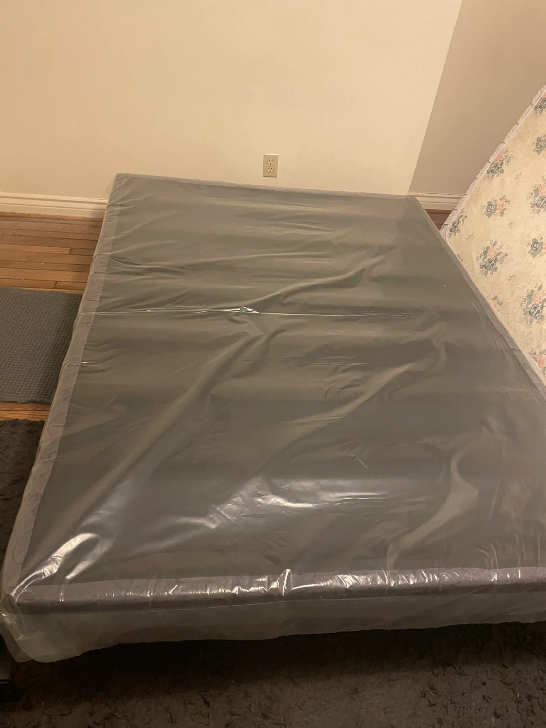 Queen Size Bed Frame and Mattress - photo 2