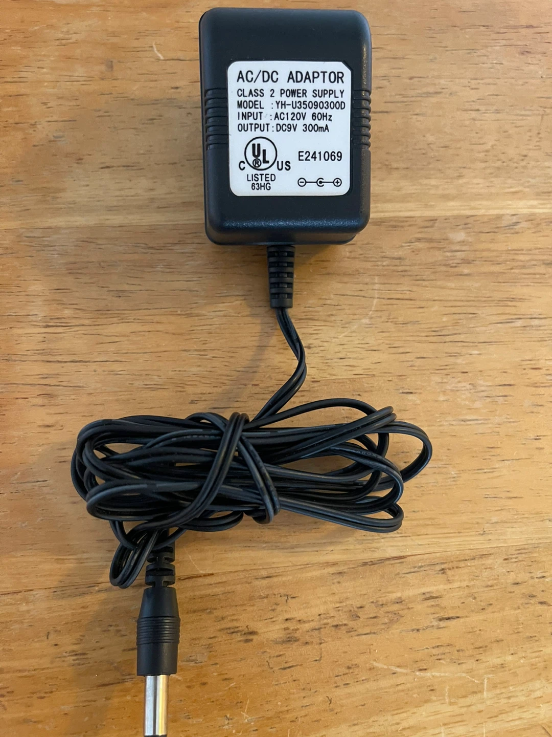 AC/DC Power Supply Adapter Model YH-U35090300D - photo 3