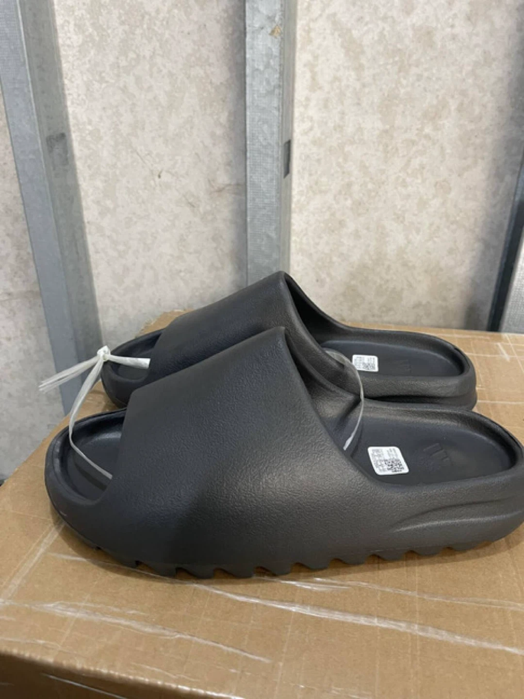 Addidas Yeezy slides