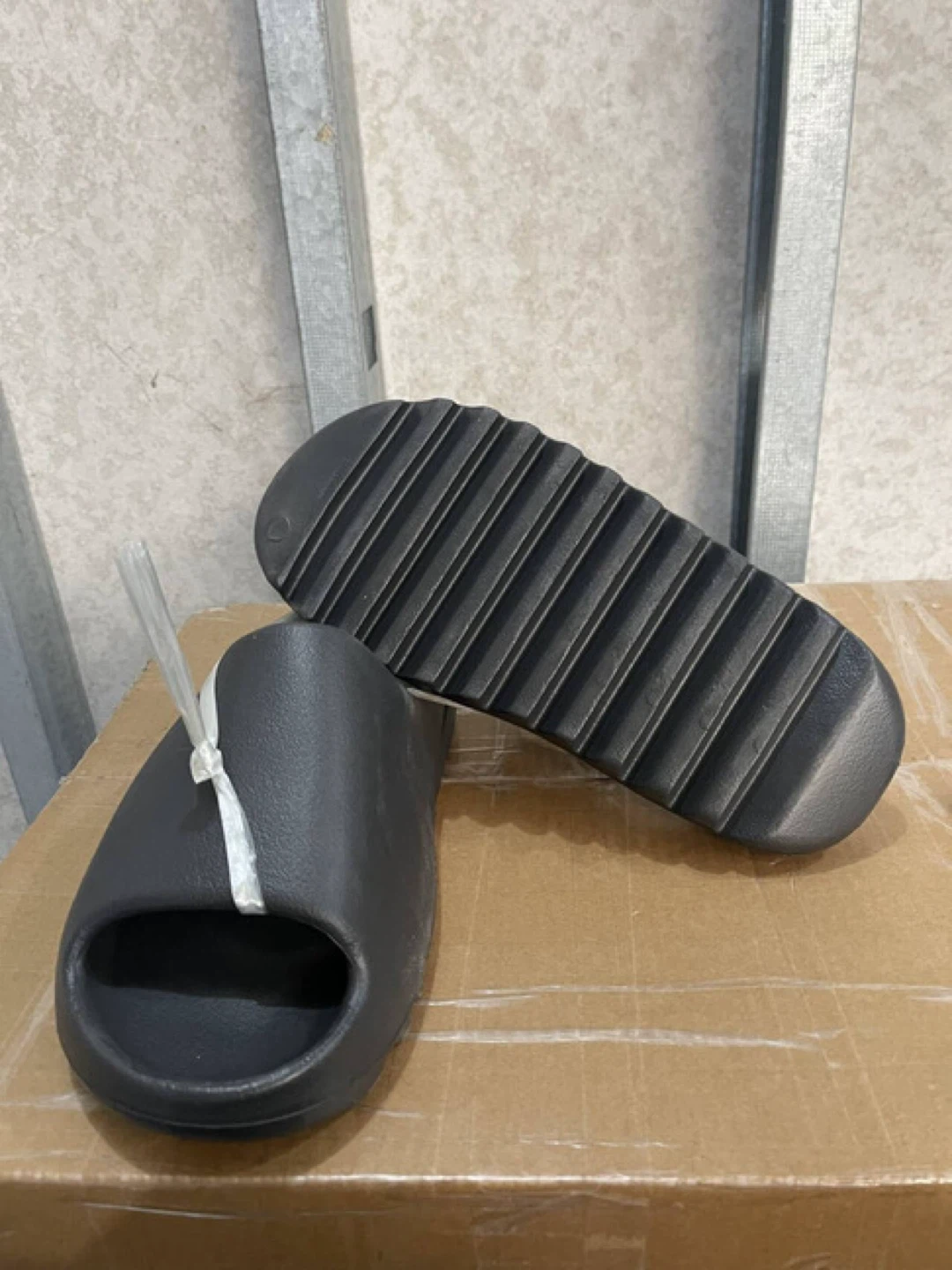 Addidas Yeezy slides - photo 2