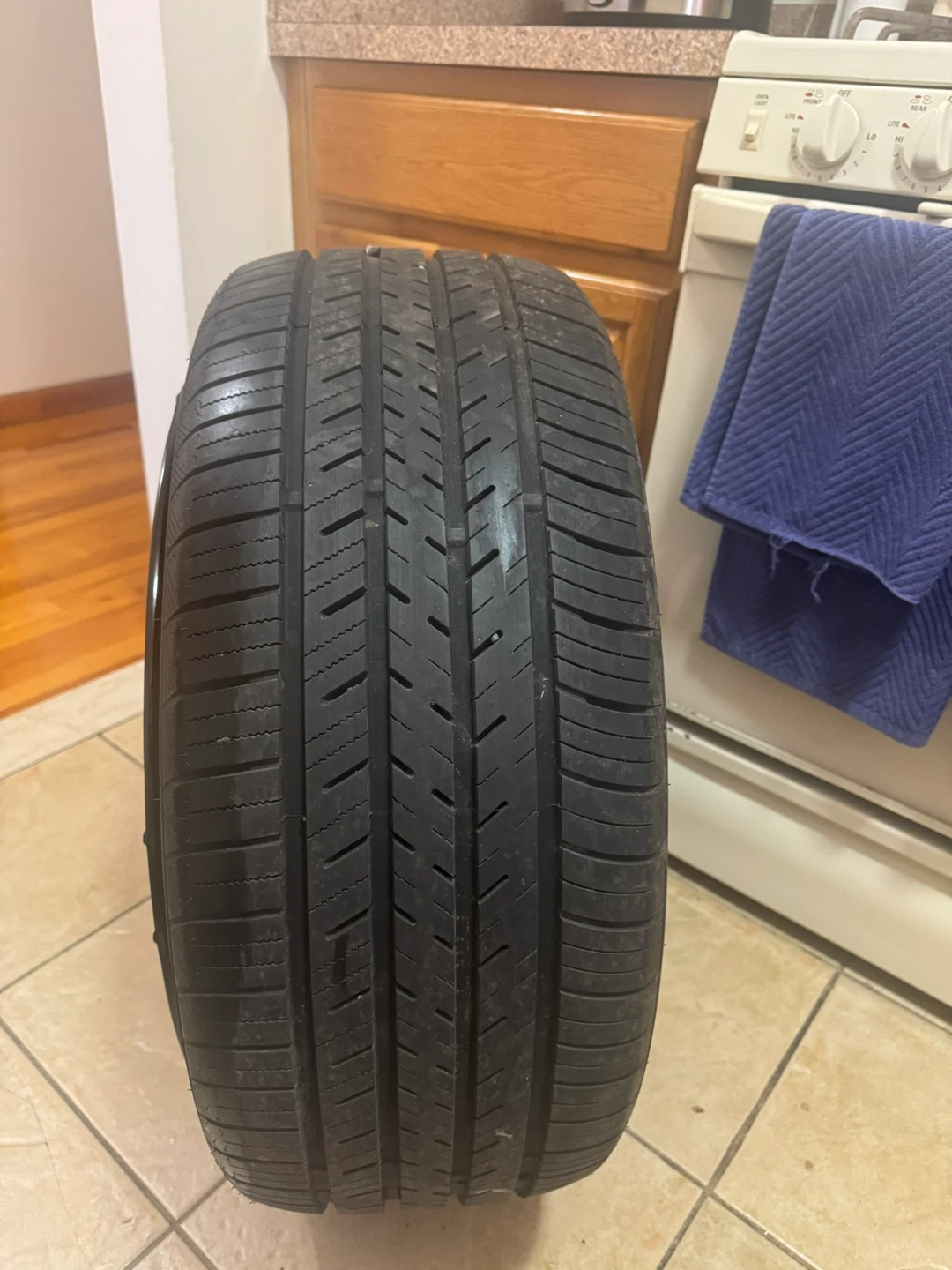 Gloss Black 22" Rims with 265/40/22 Tires - photo 4