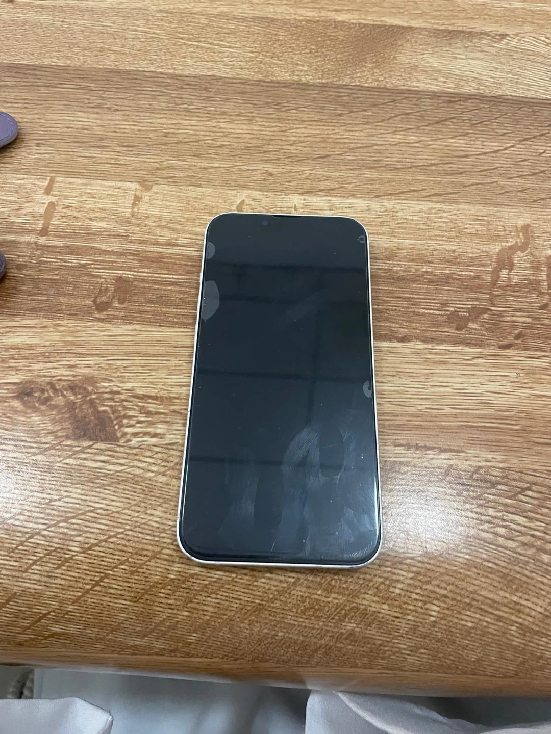 Apple iPhone 13 128GB White - Cracked Back - photo 2