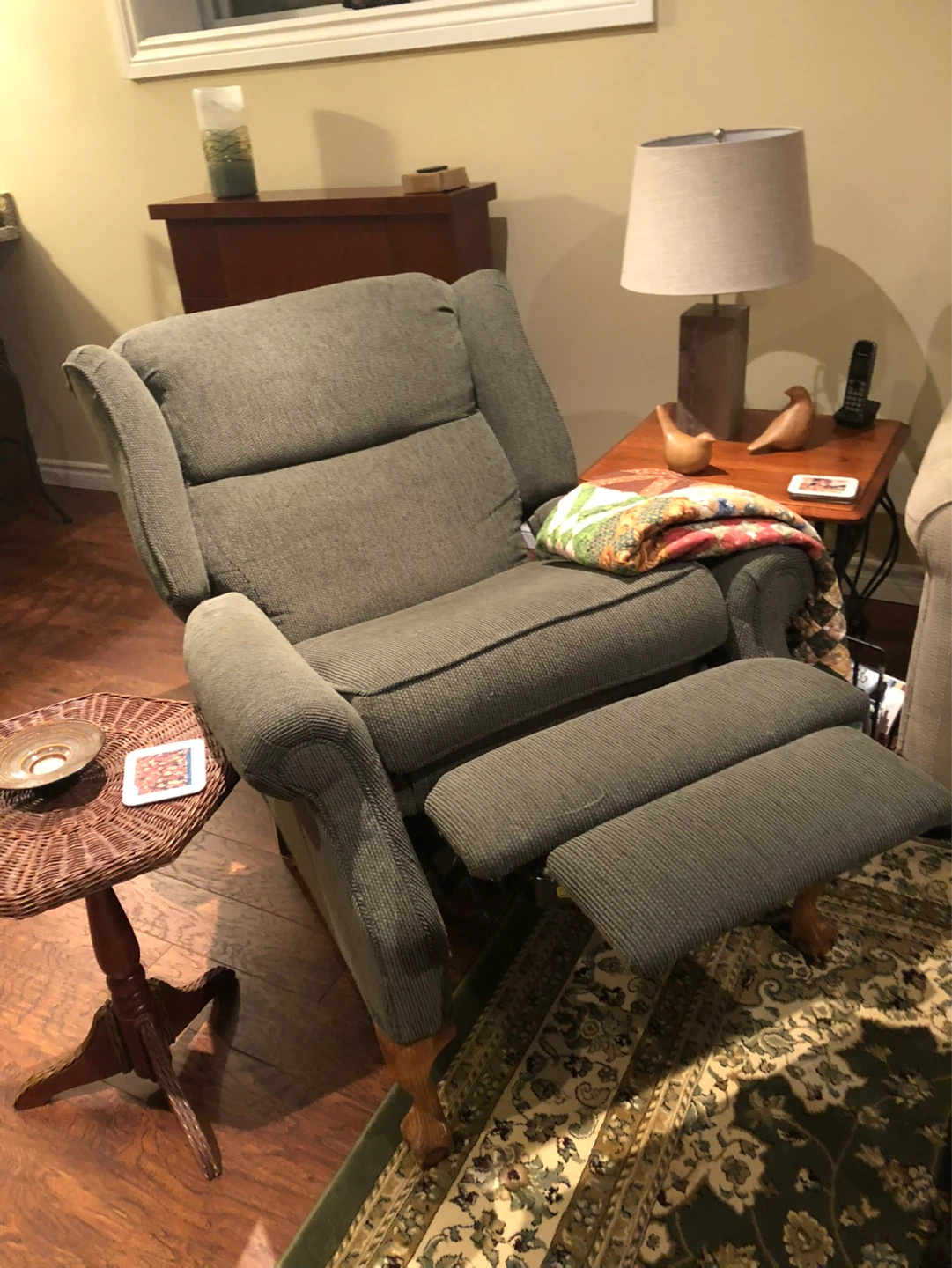 Comfy recliner!!! Reduced!!! $99 - photo 2