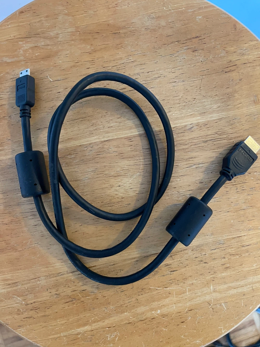 Black HDMI Cable with Ferrite Cores